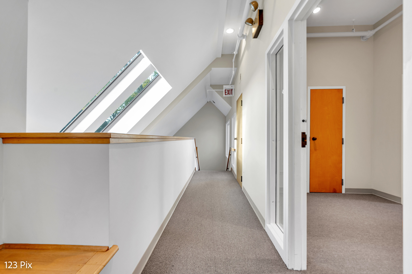 200 N Northwest Highway Unit: 301