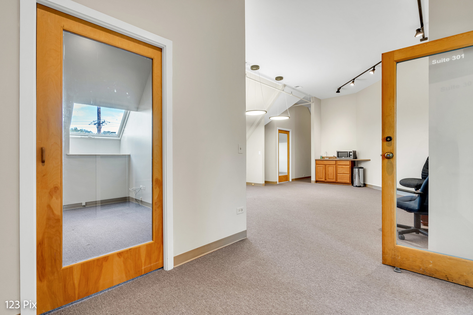 200 N Northwest Highway Unit: 301