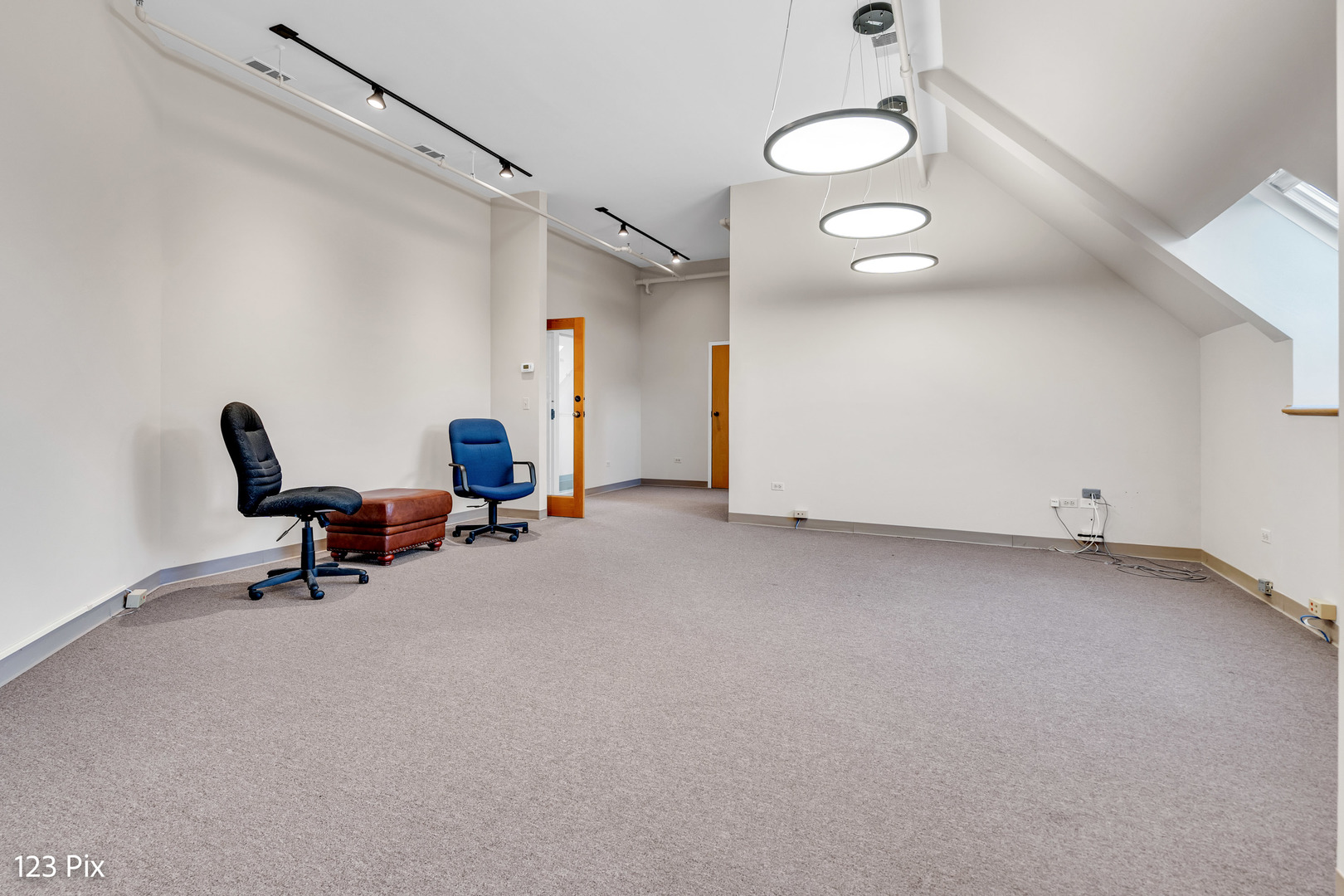 200 N Northwest Highway Unit: 301