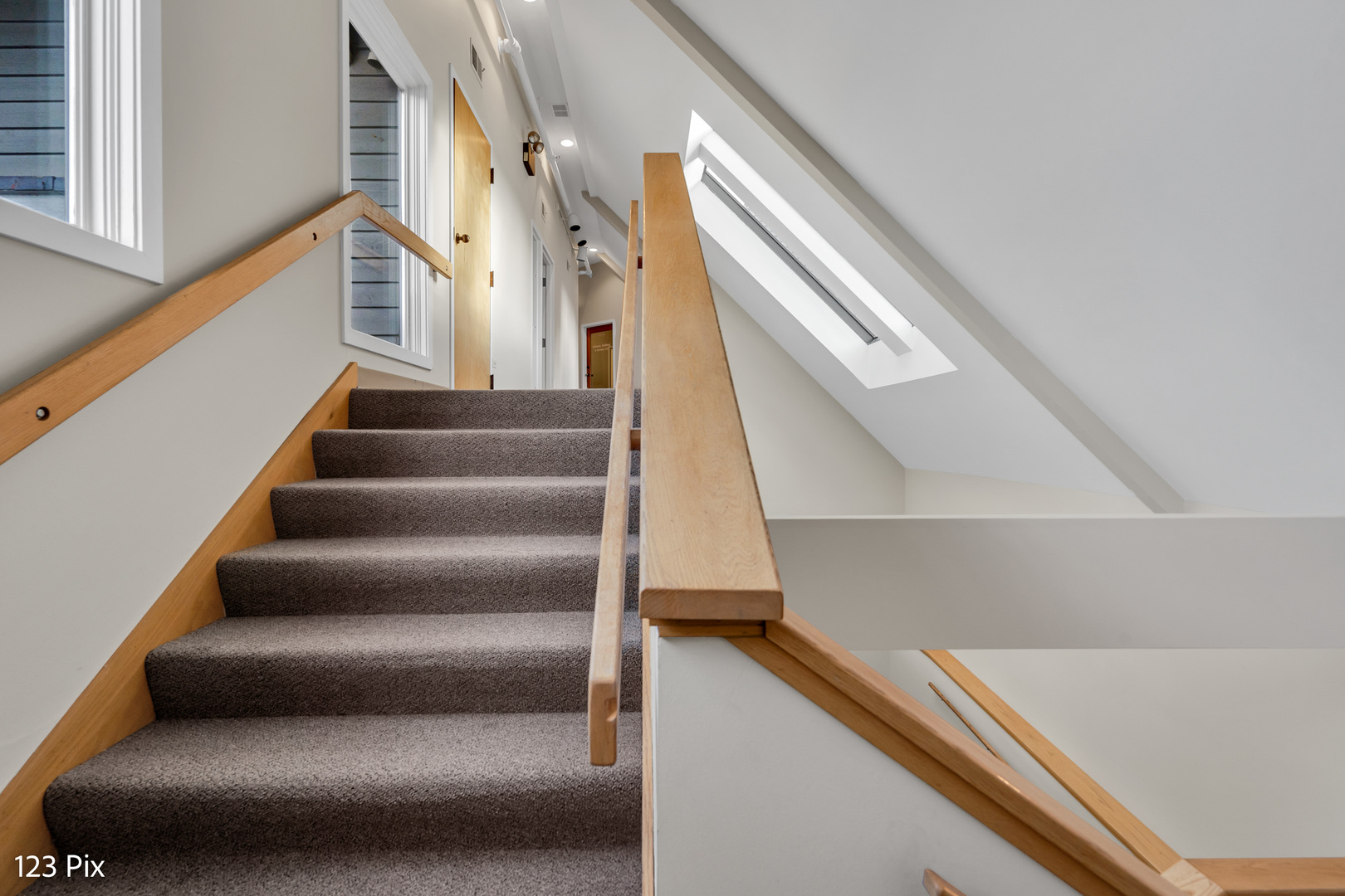 200 N Northwest Highway Unit: 301