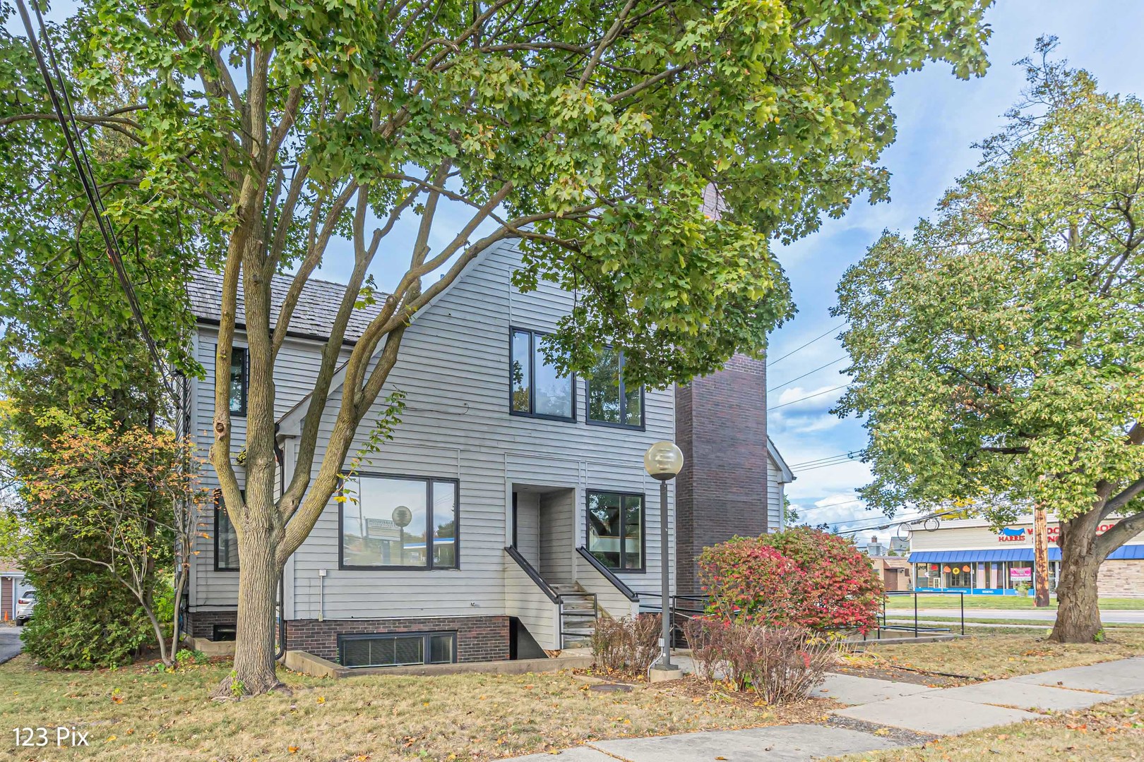 200 N Northwest Highway Unit: 101