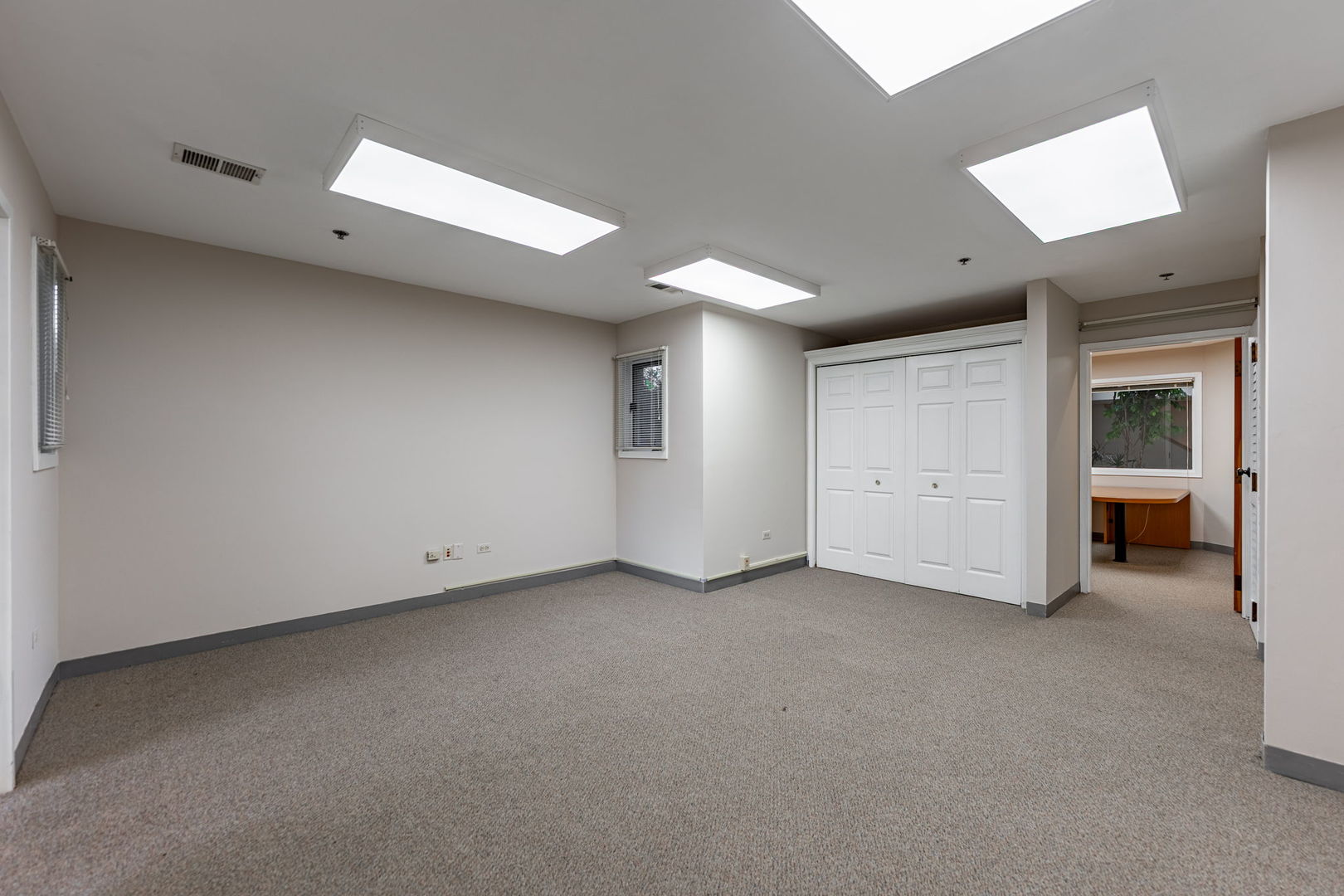 200 N Northwest Highway Unit: 100