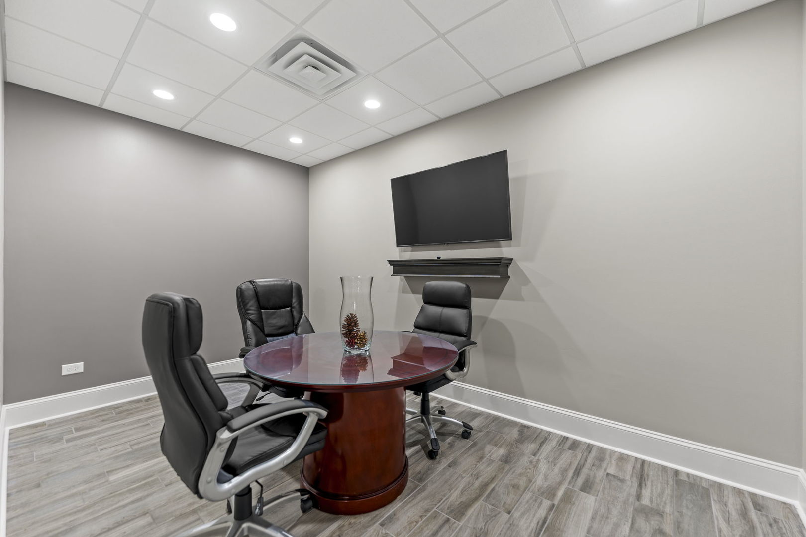 850 S Mchenry Avenue Unit: B