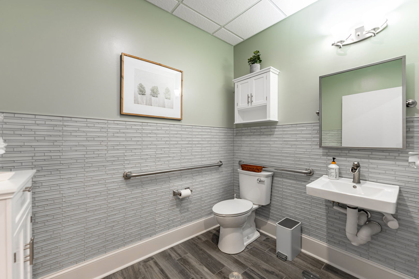 850 S Mchenry Avenue Unit: B