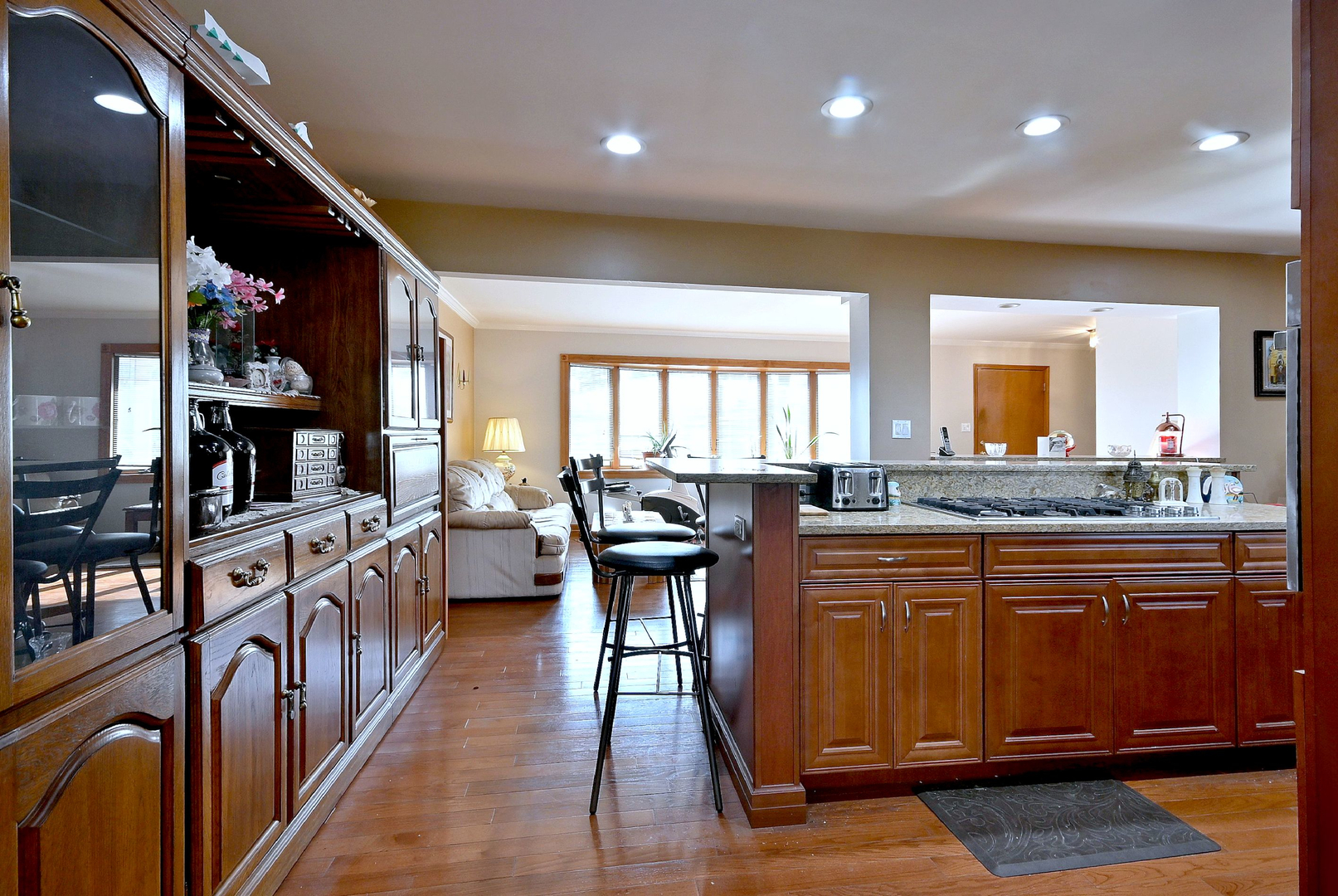 357 N PIONEER Drive
