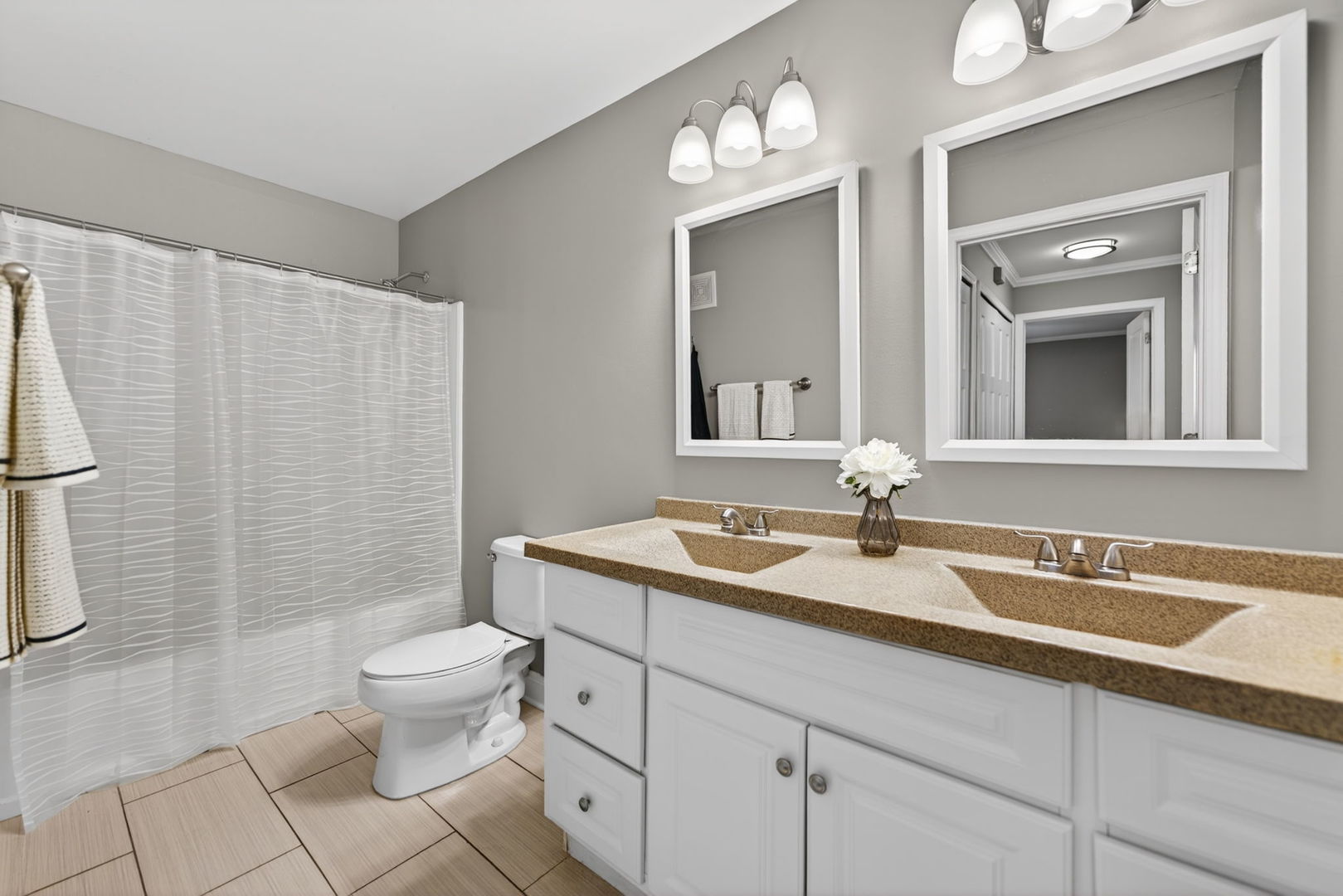 1613 Silverstone Drive Unit: 1613