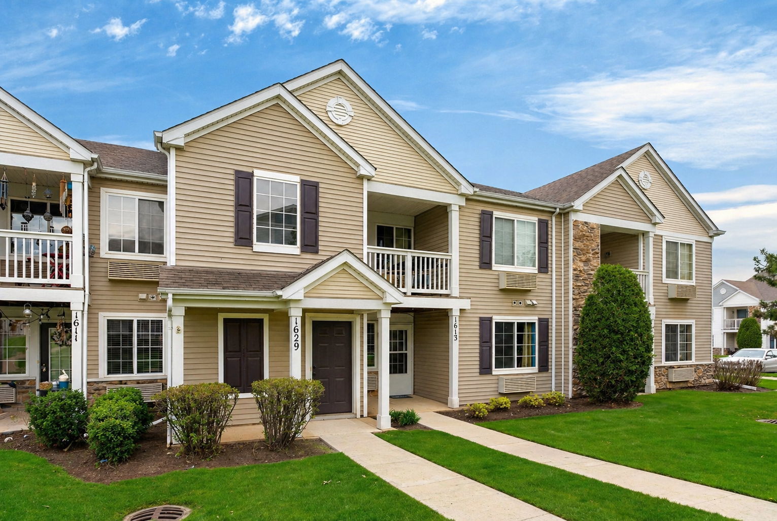 1613 Silverstone Drive Unit: 1613