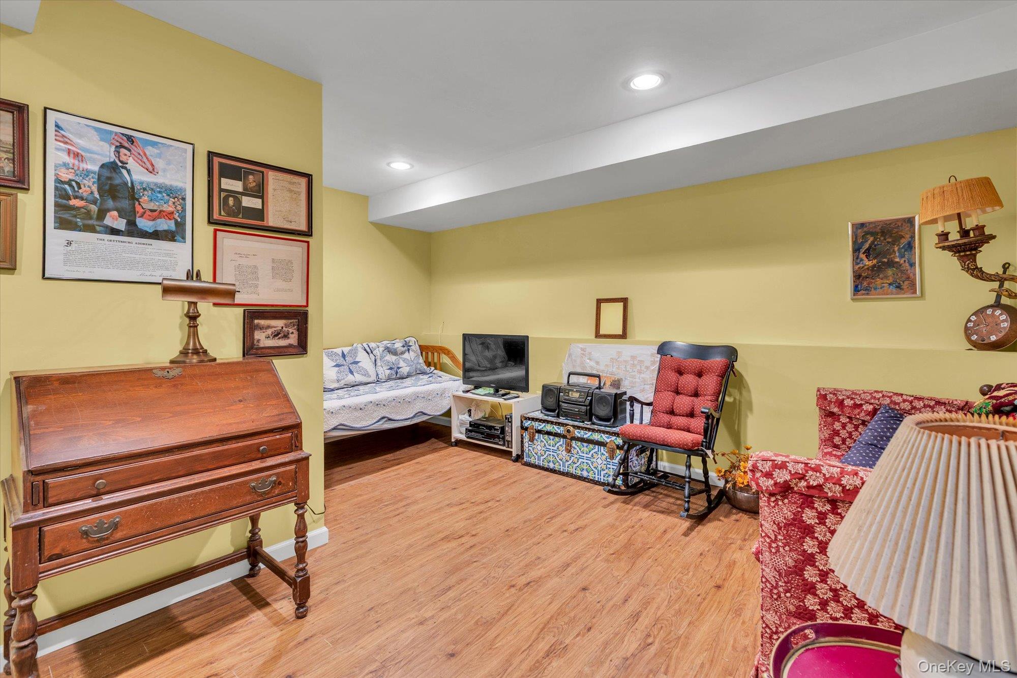 261 W Pulaski Road
