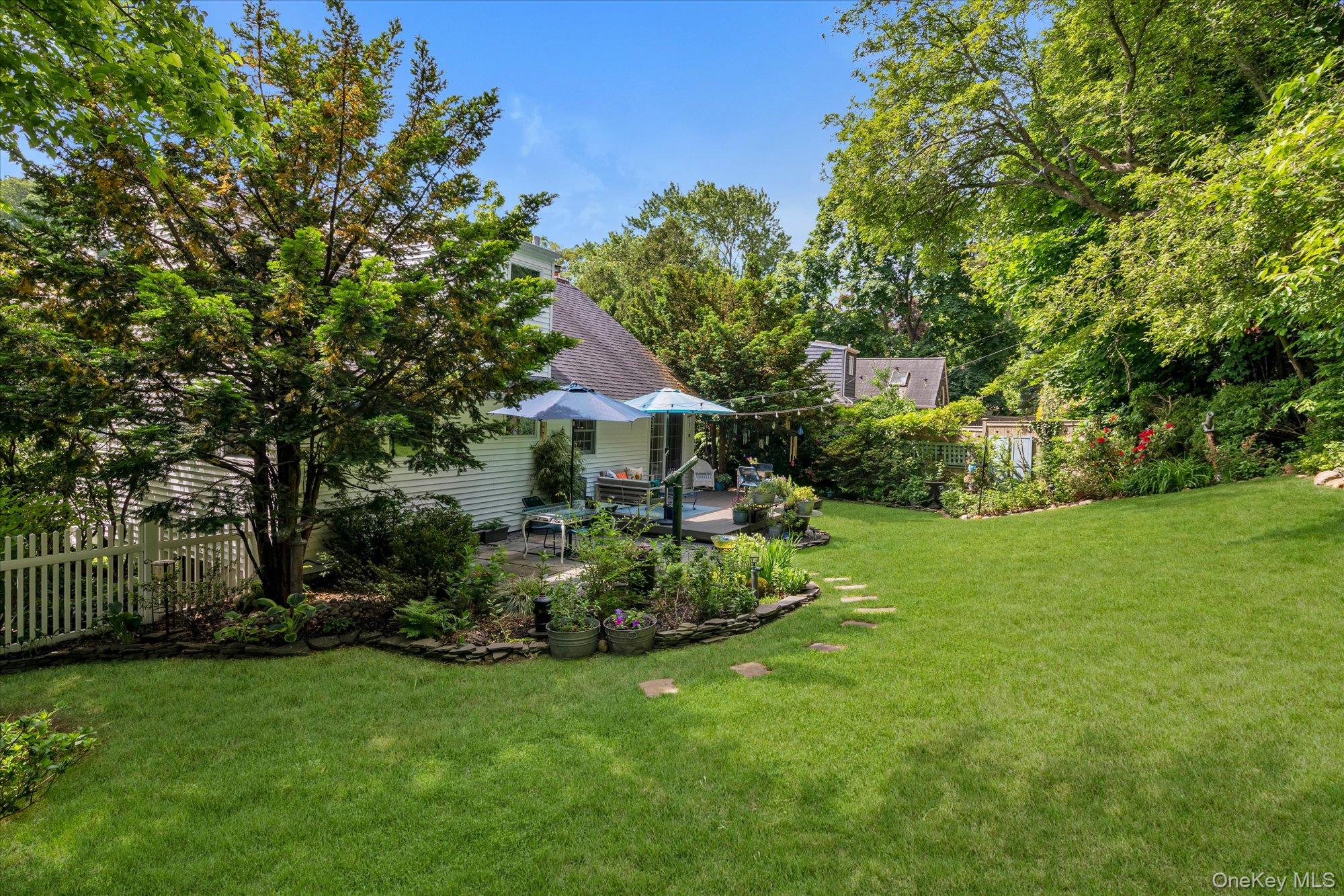5 Gaines Place