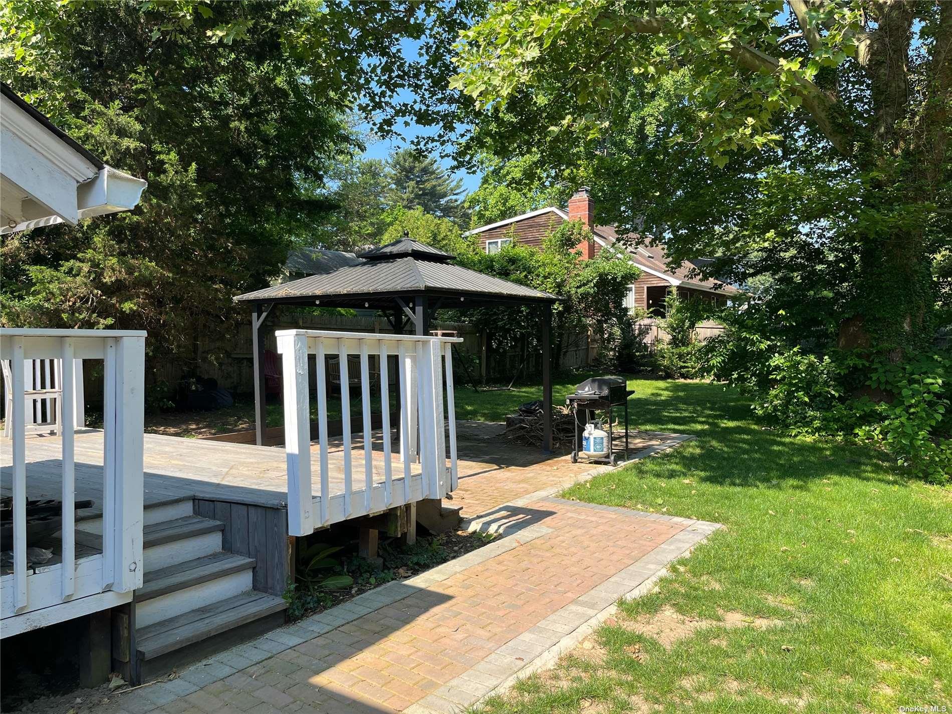 25 Willow Avenue