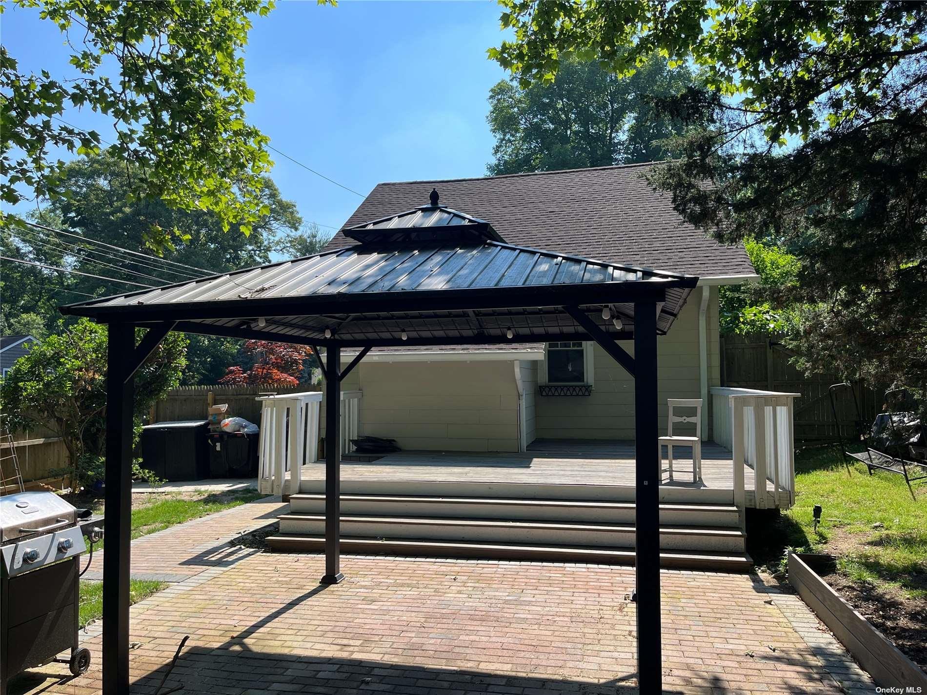 25 Willow Avenue