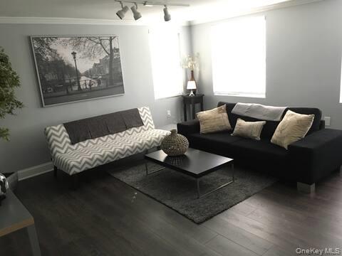 102 Woodbury Road