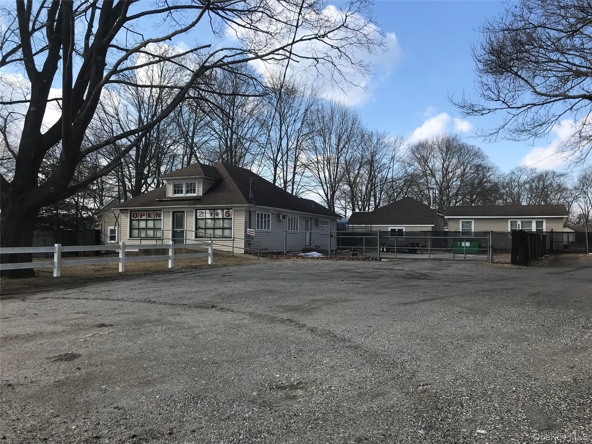 1115 Montauk Highway
