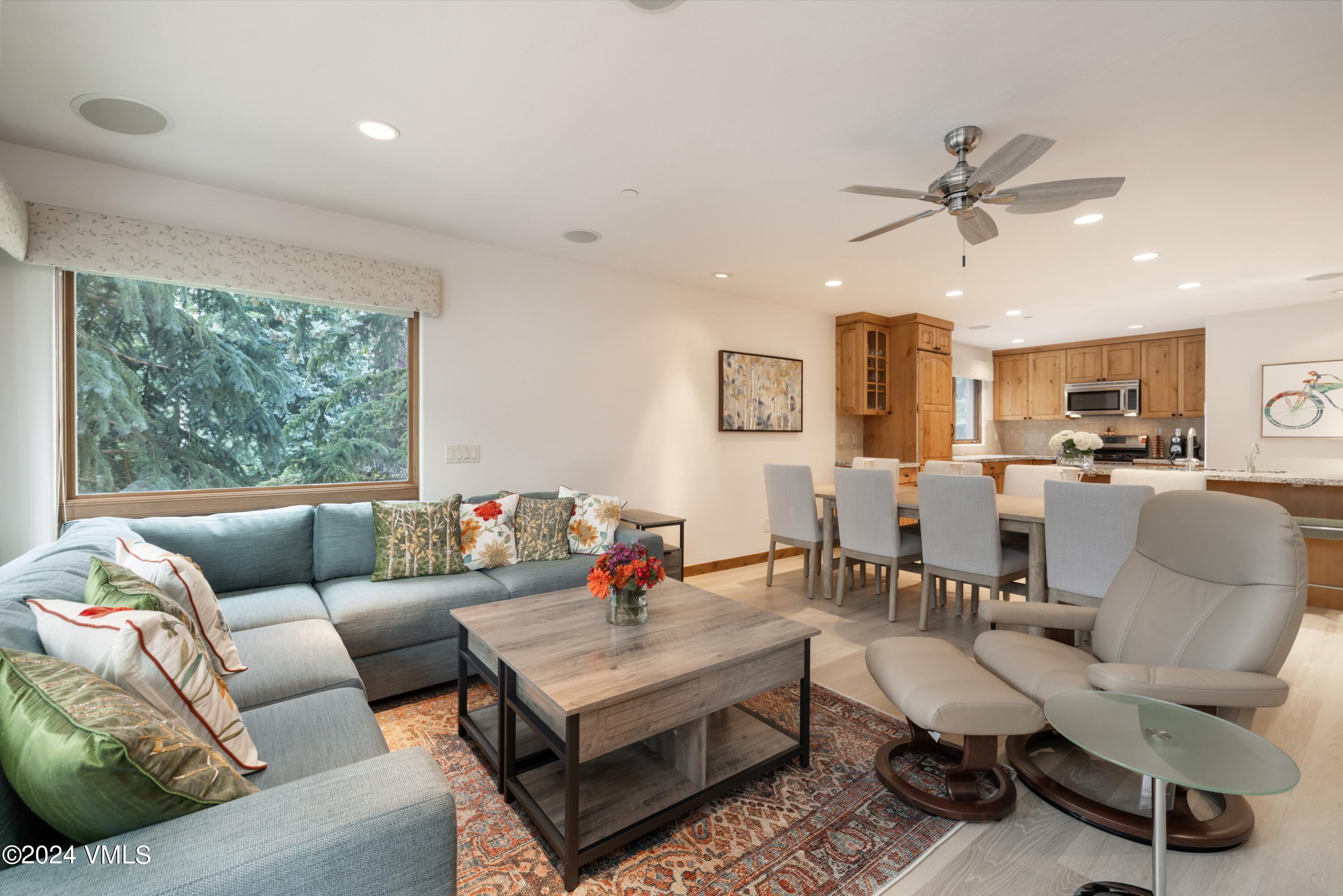 684 W Lionshead Circle, 222