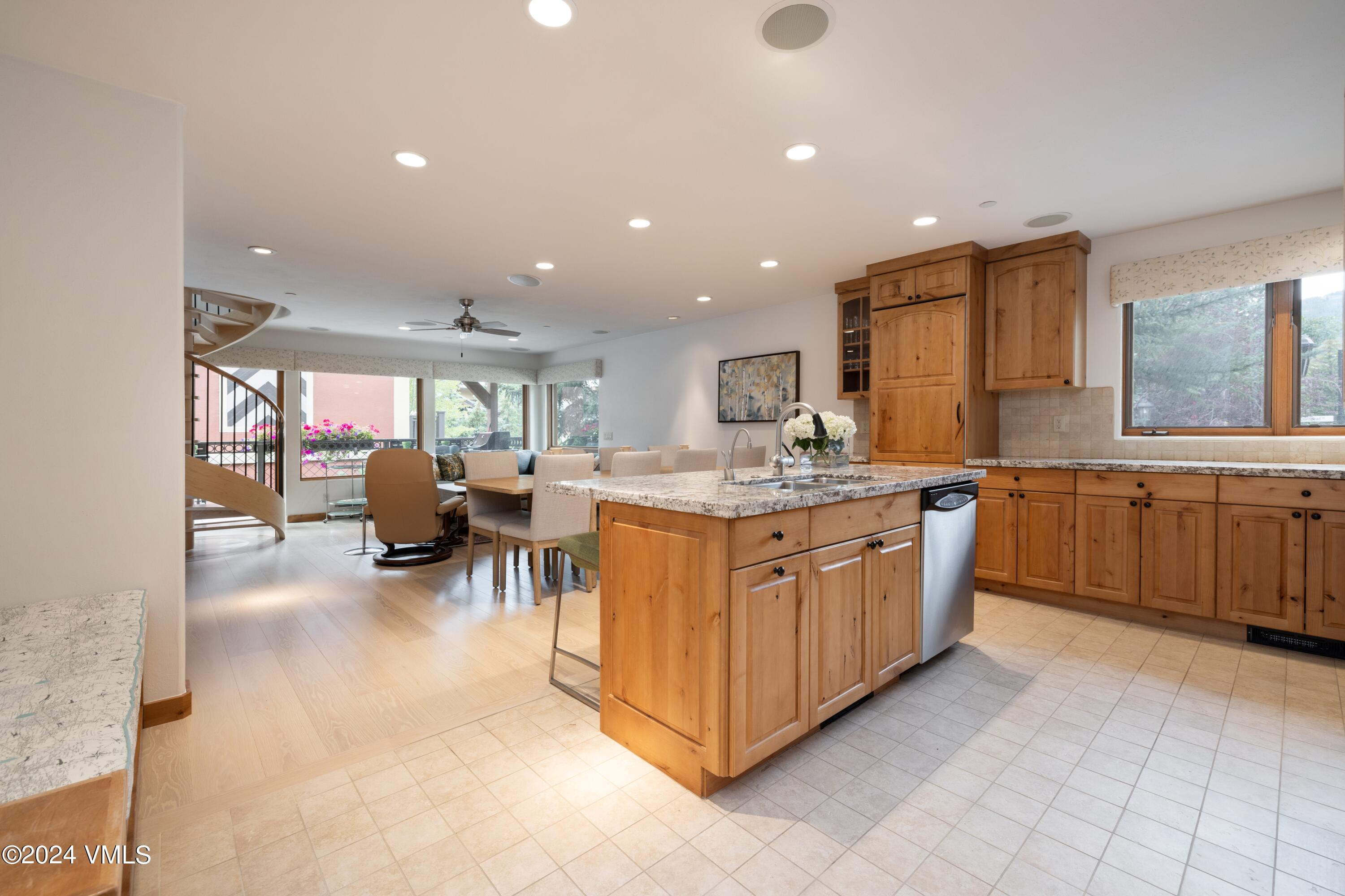 684 W Lionshead Circle, 222