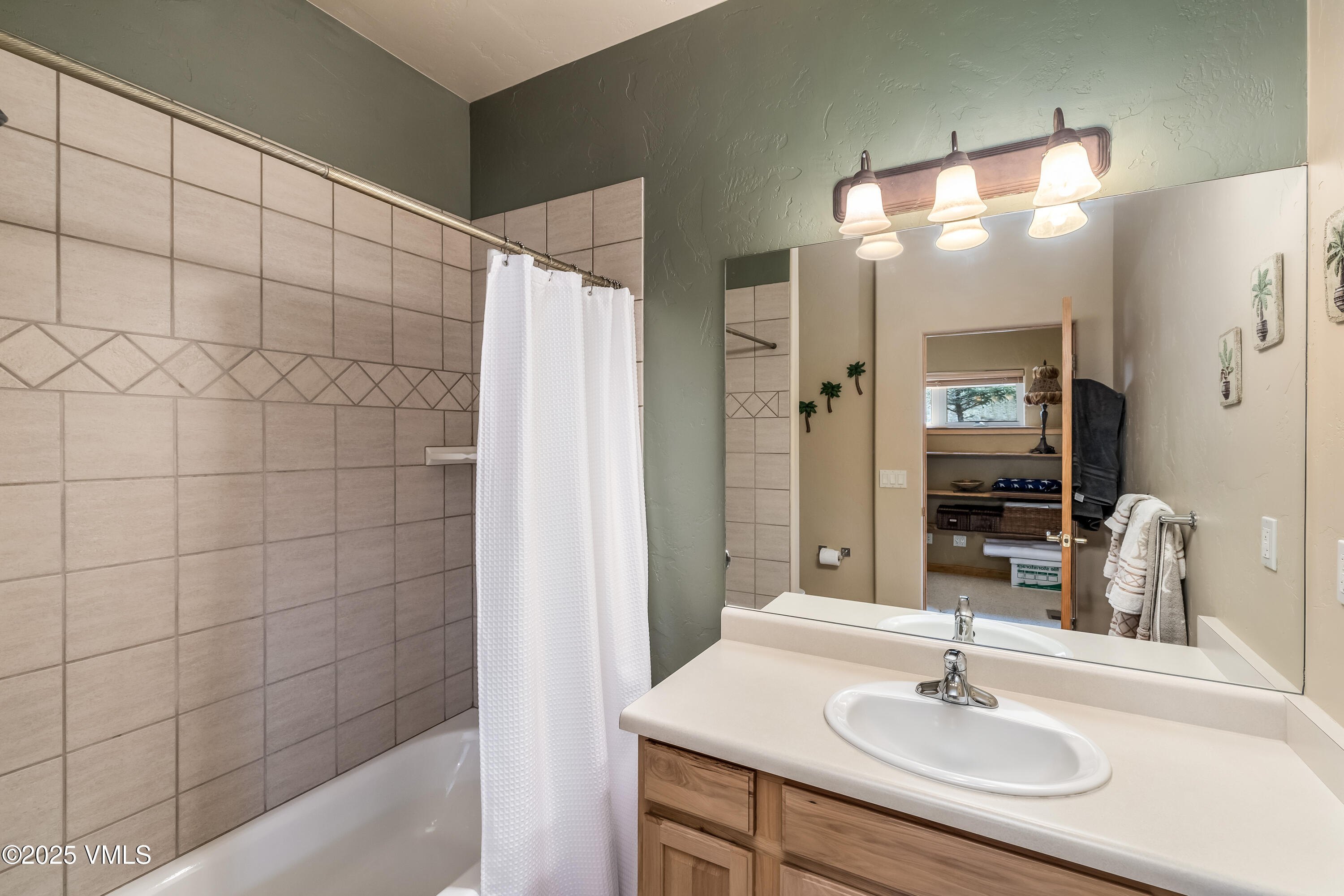 111 E Double Hitch Drive