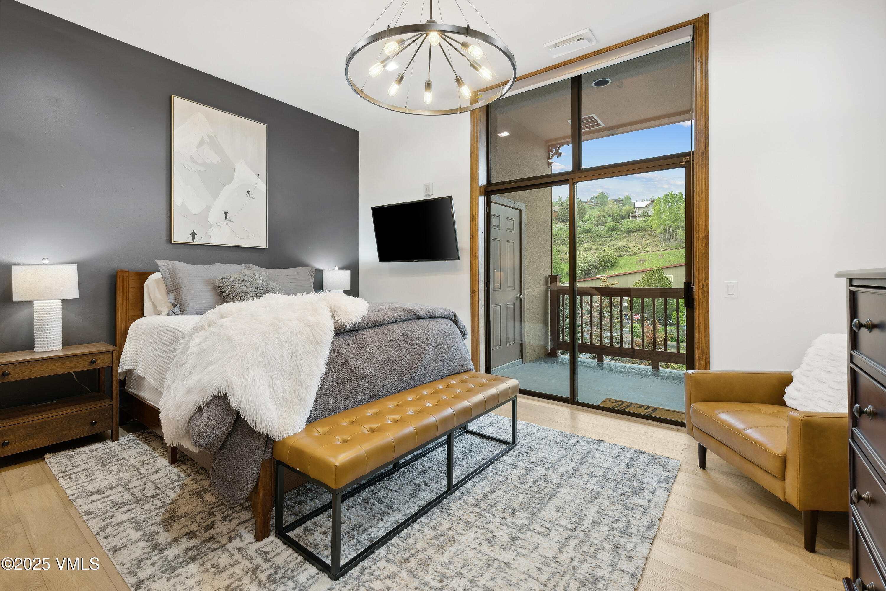295 Main Street R305