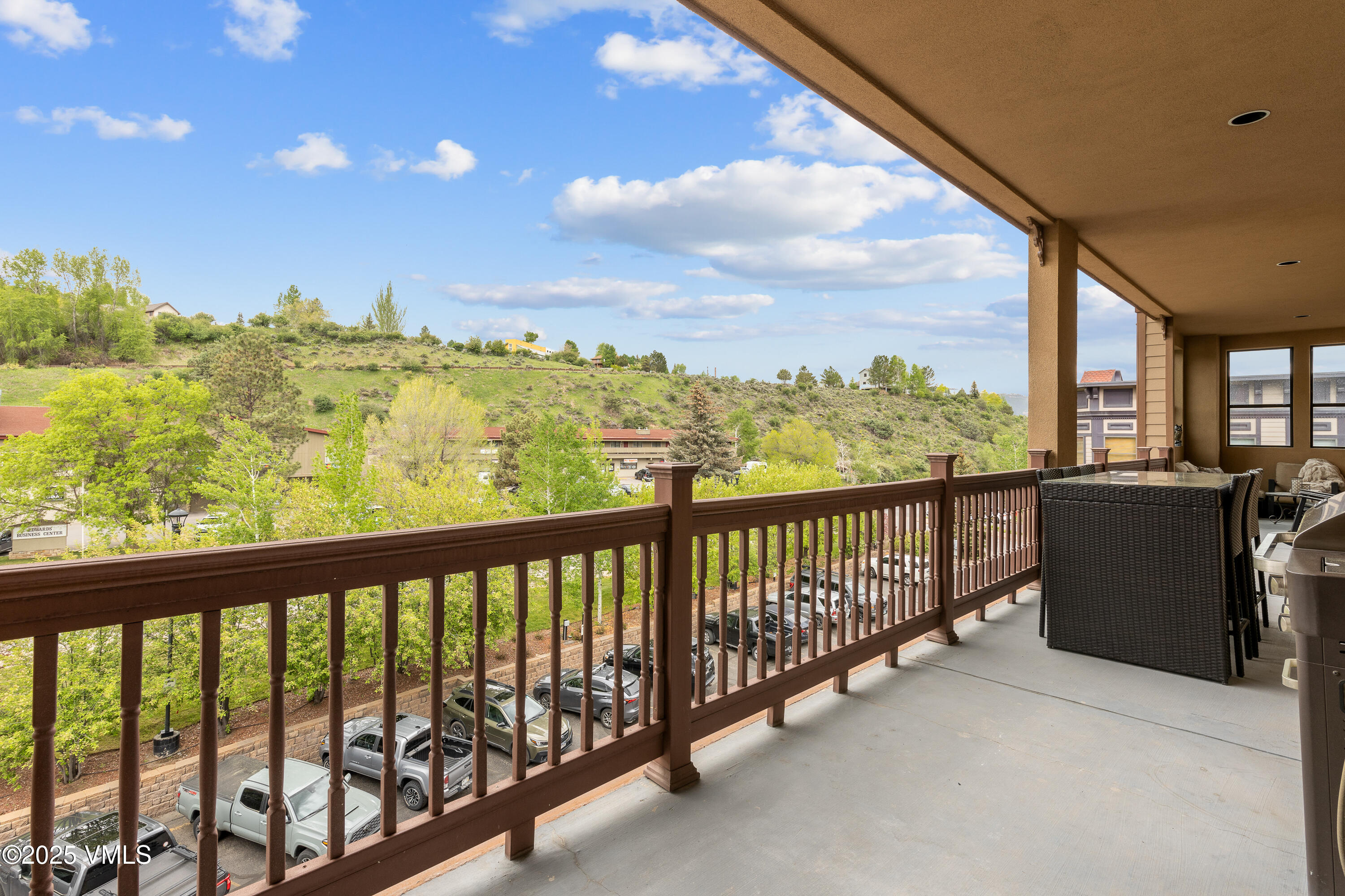 295 Main Street R305