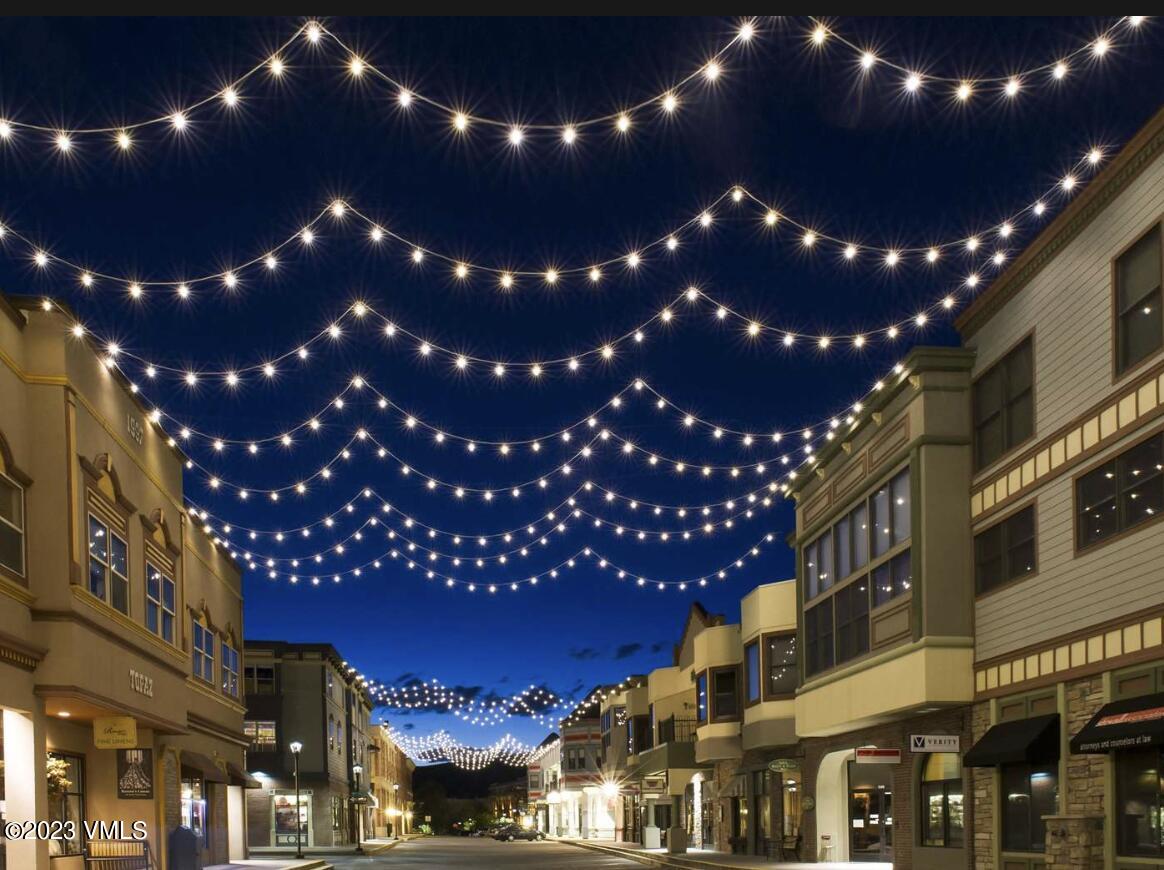 295 Main Street R305