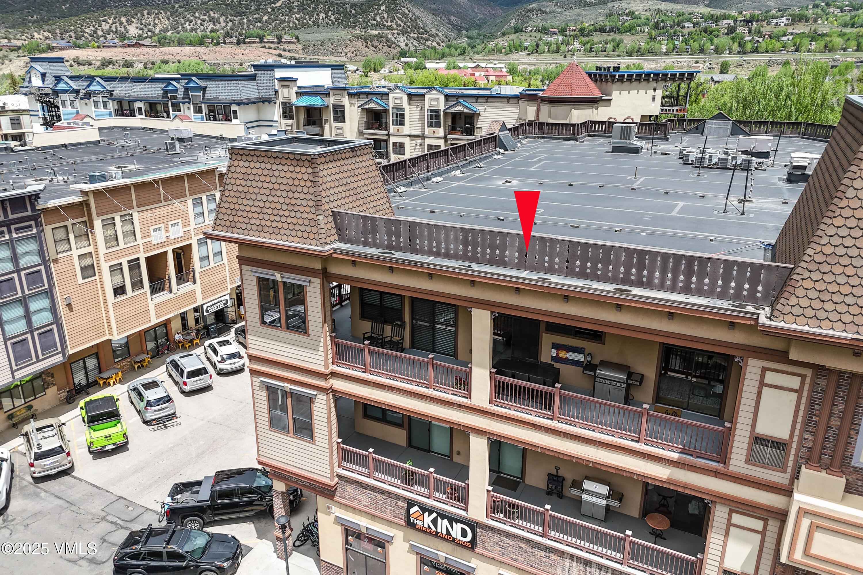 295 Main Street R305