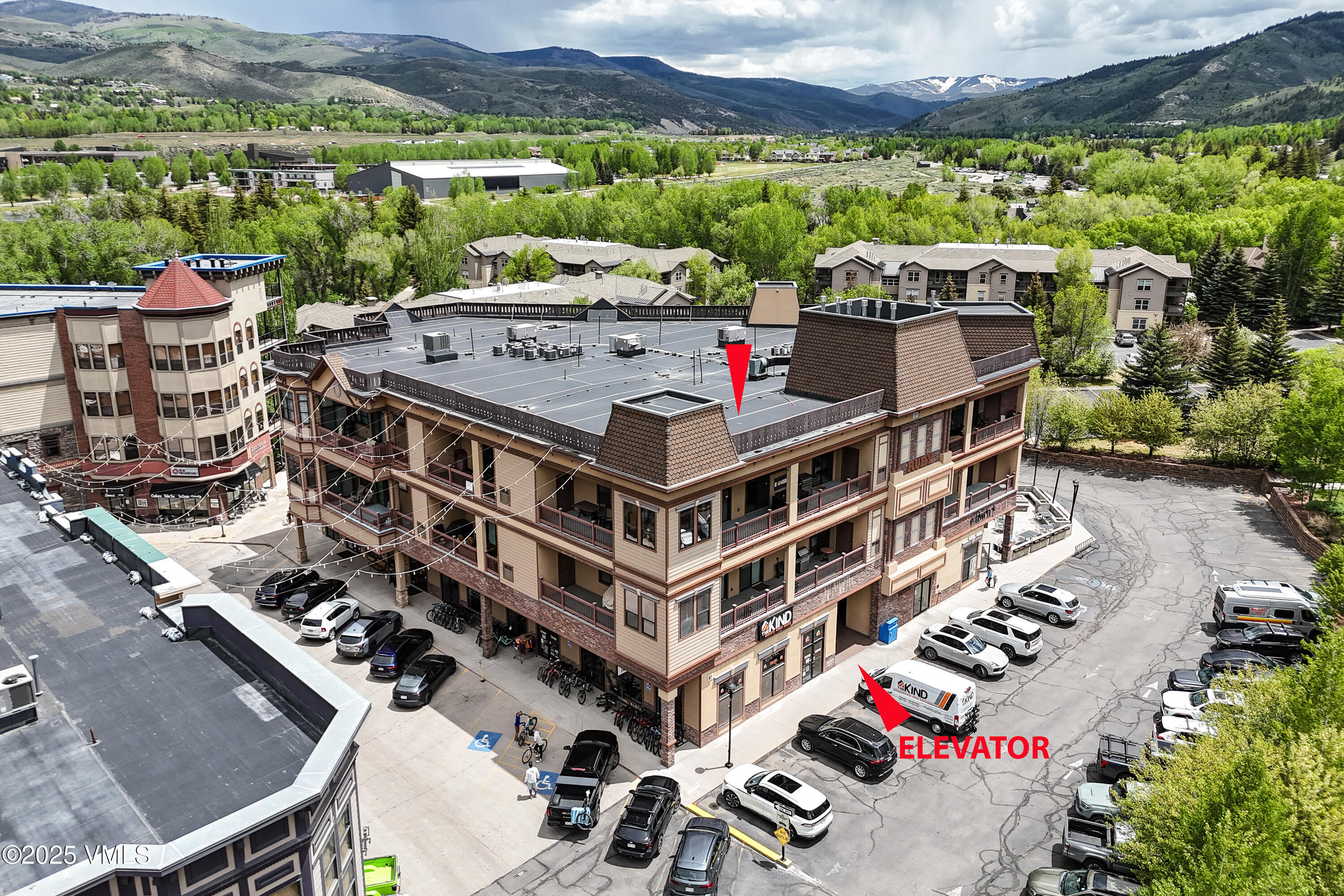 295 Main Street R305