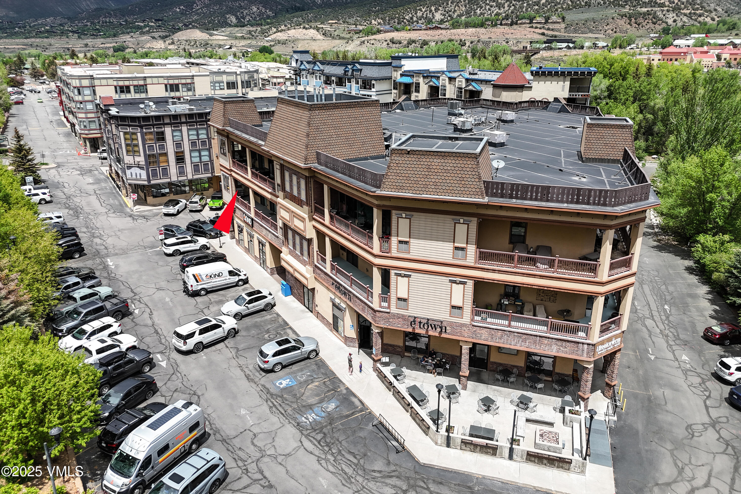 295 Main Street R305