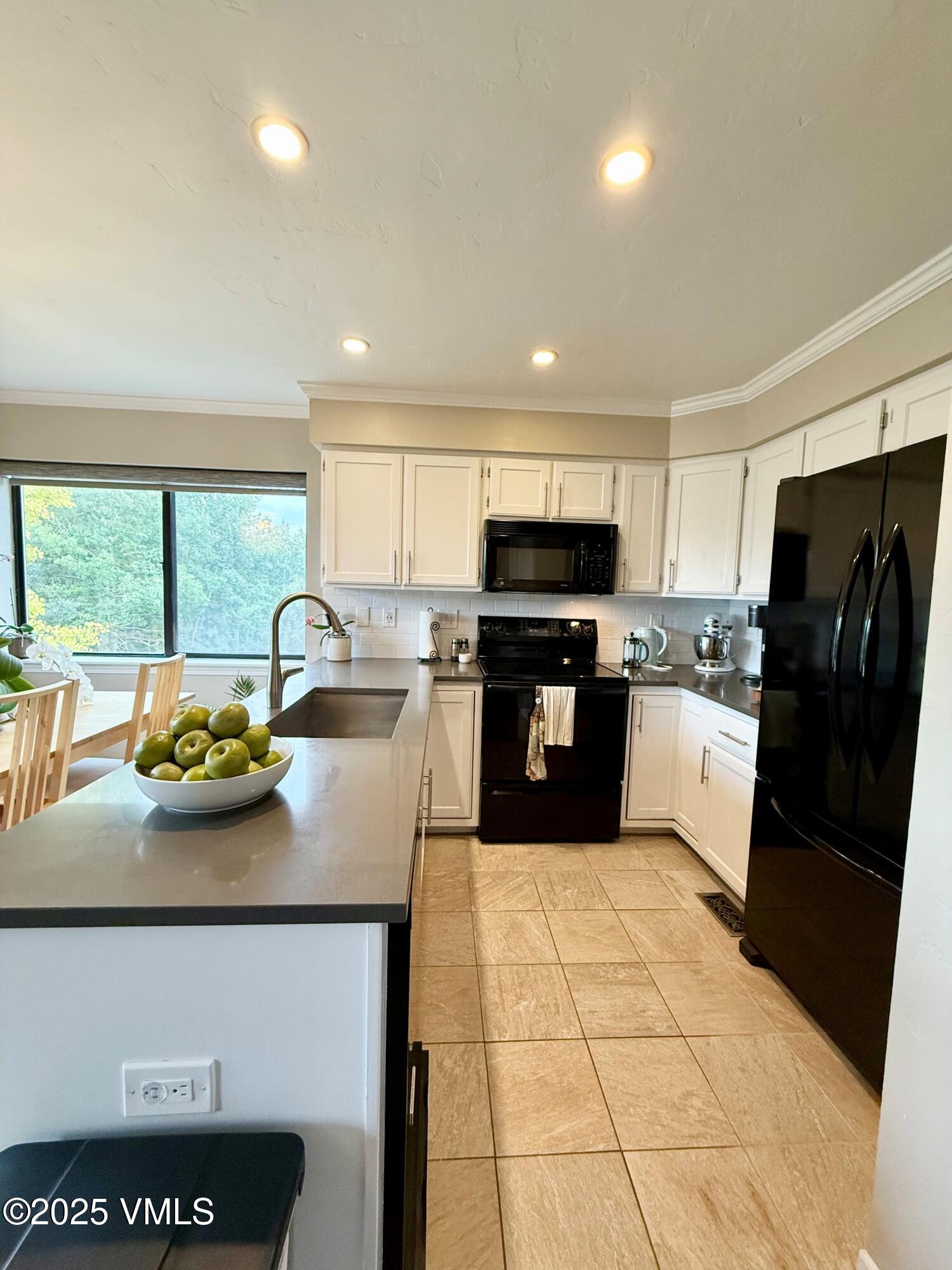 3008 Wildridge Road, B2