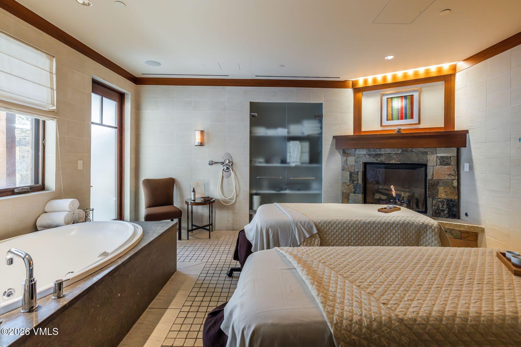 "Resolution" | Four Seasons Private Residence #9204