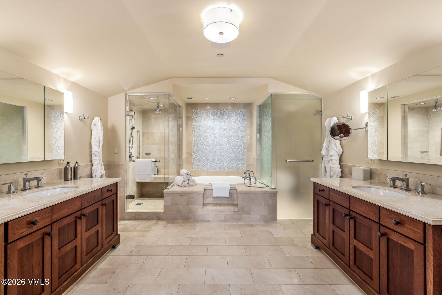 "Resolution" | Four Seasons Private Residence #9204