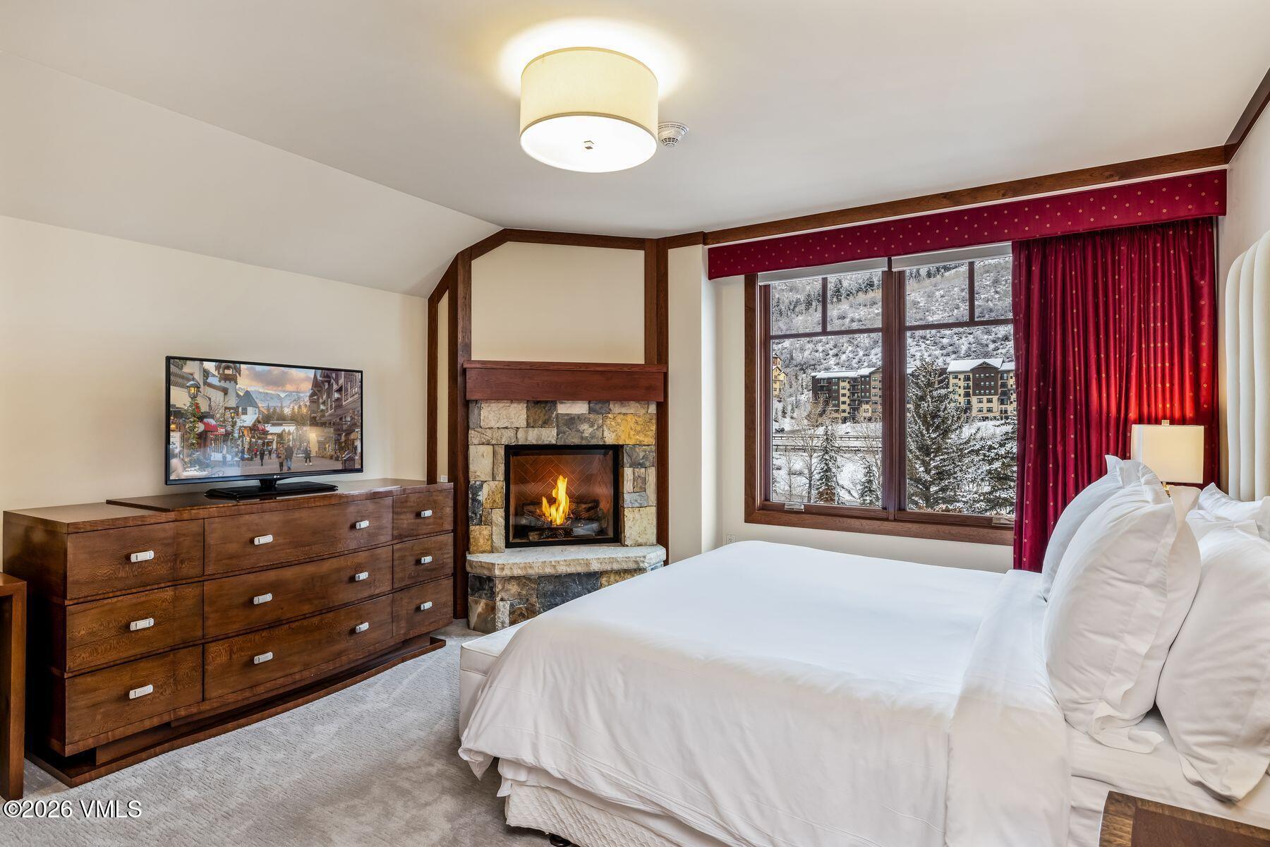 "Resolution" | Four Seasons Private Residence #9204