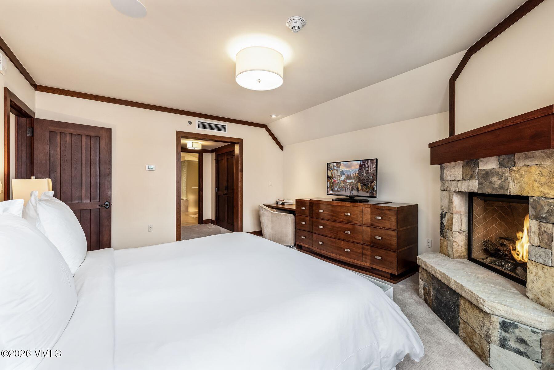 "Resolution" | Four Seasons Private Residence #9204