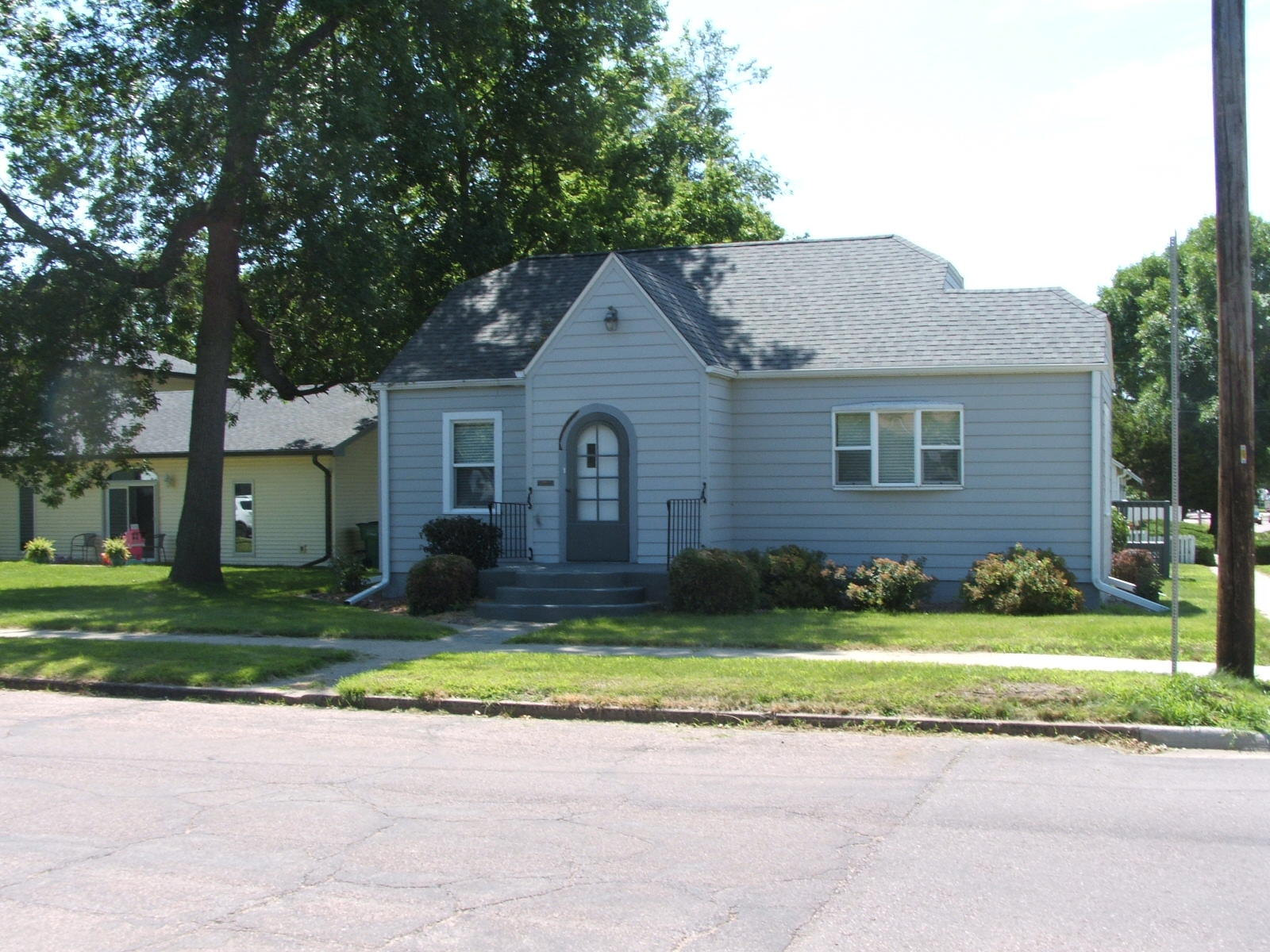 601 E 5th Ave