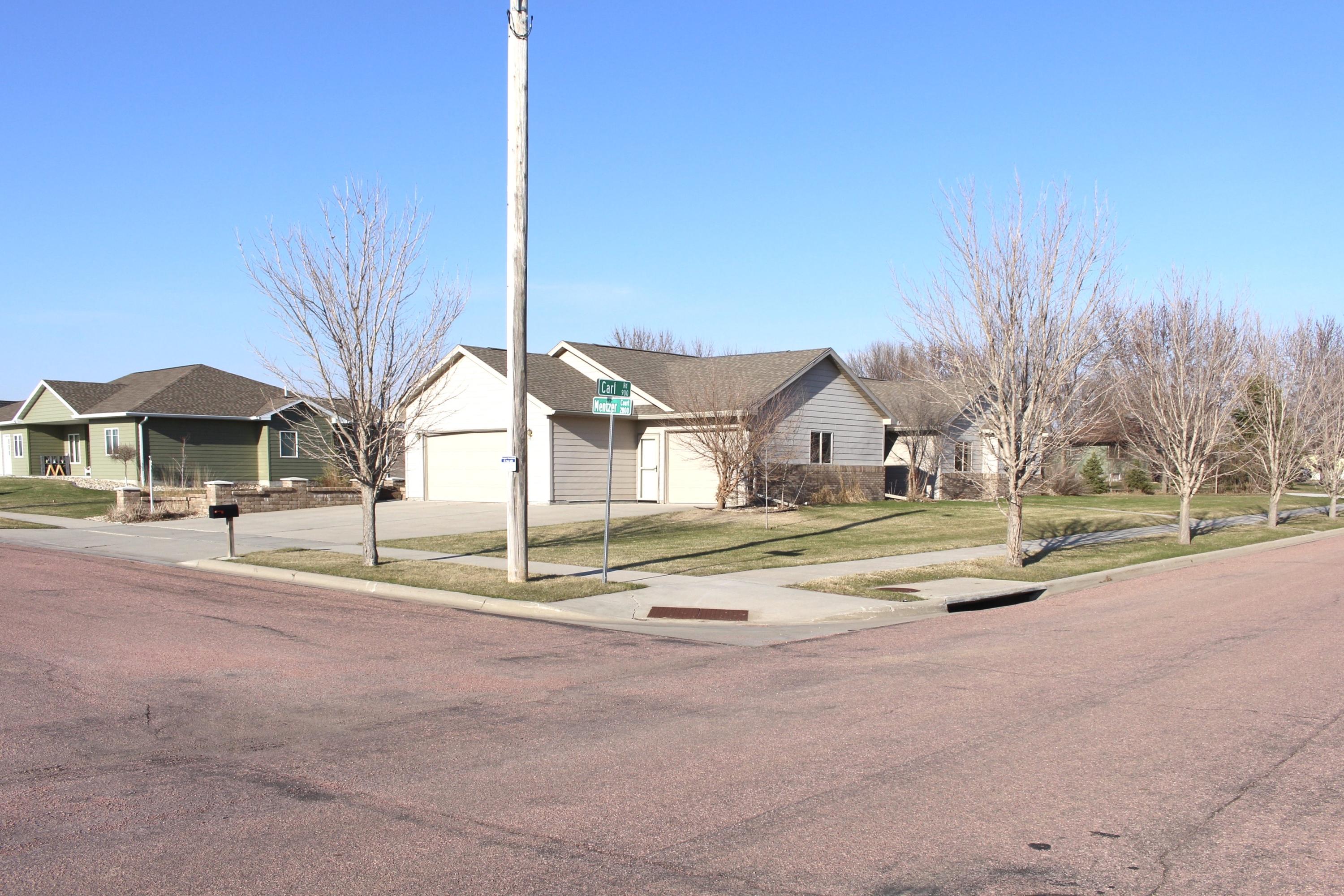900 Carl Rd