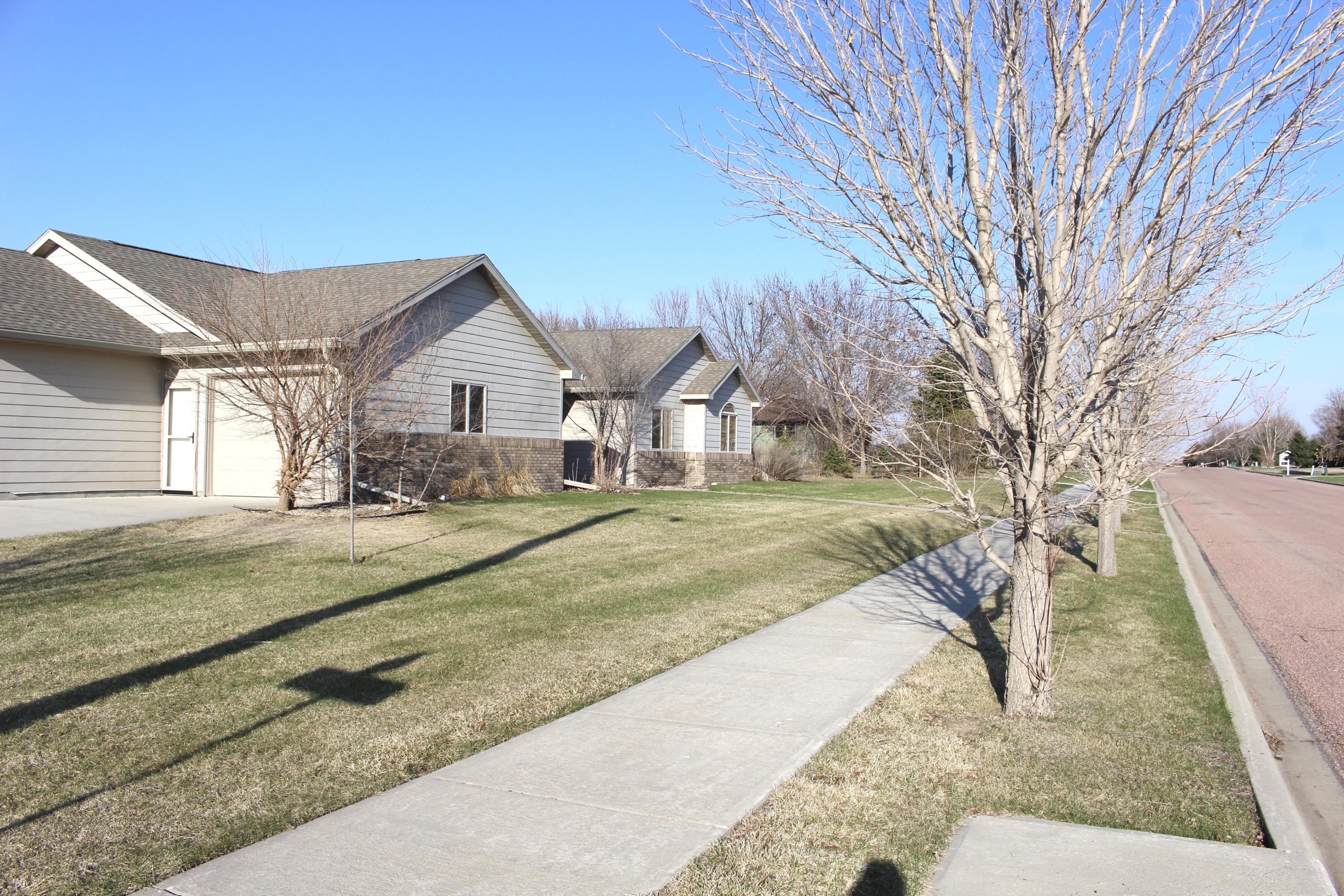 900 Carl Rd