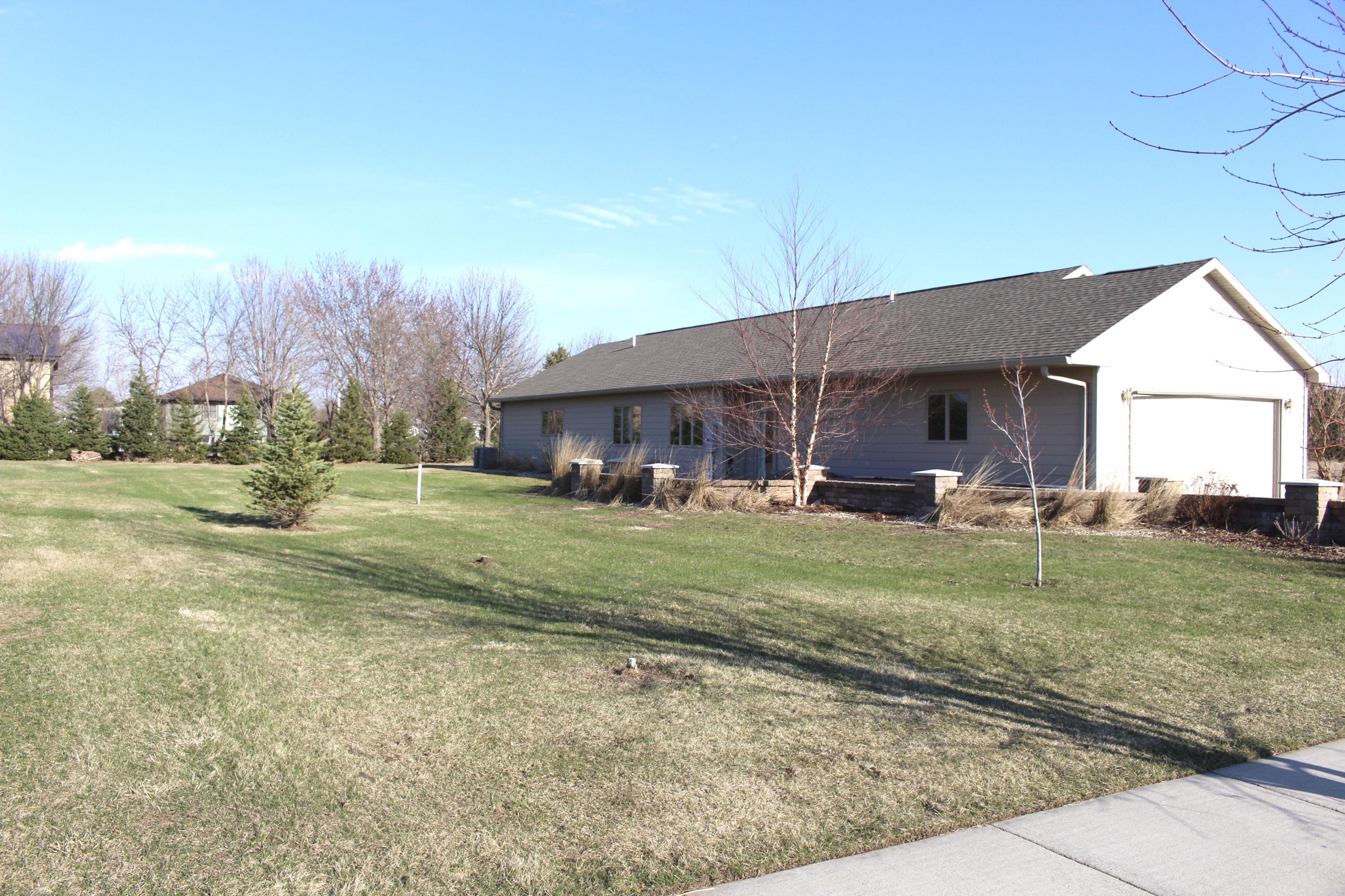 900 Carl Rd