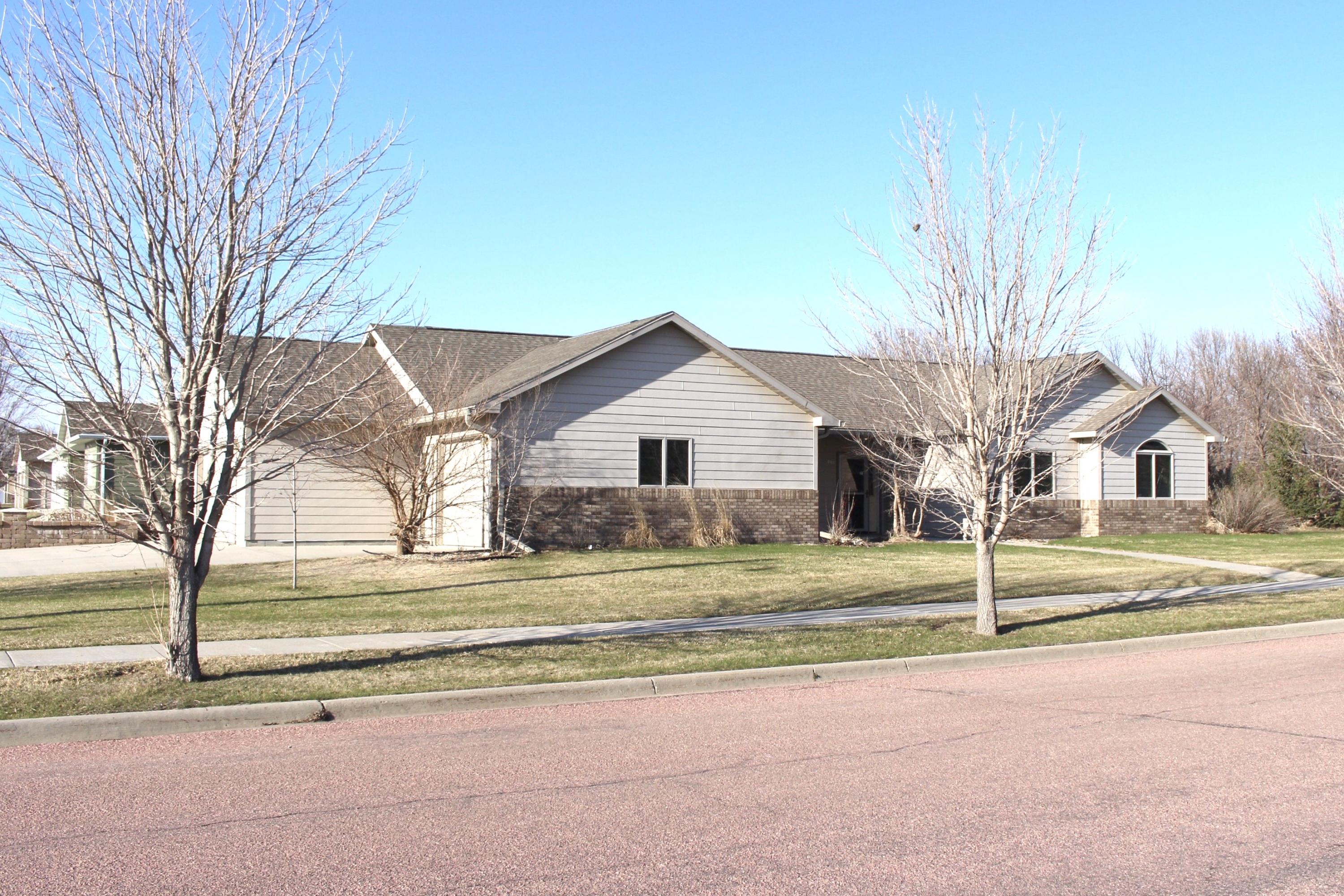 900 Carl Rd