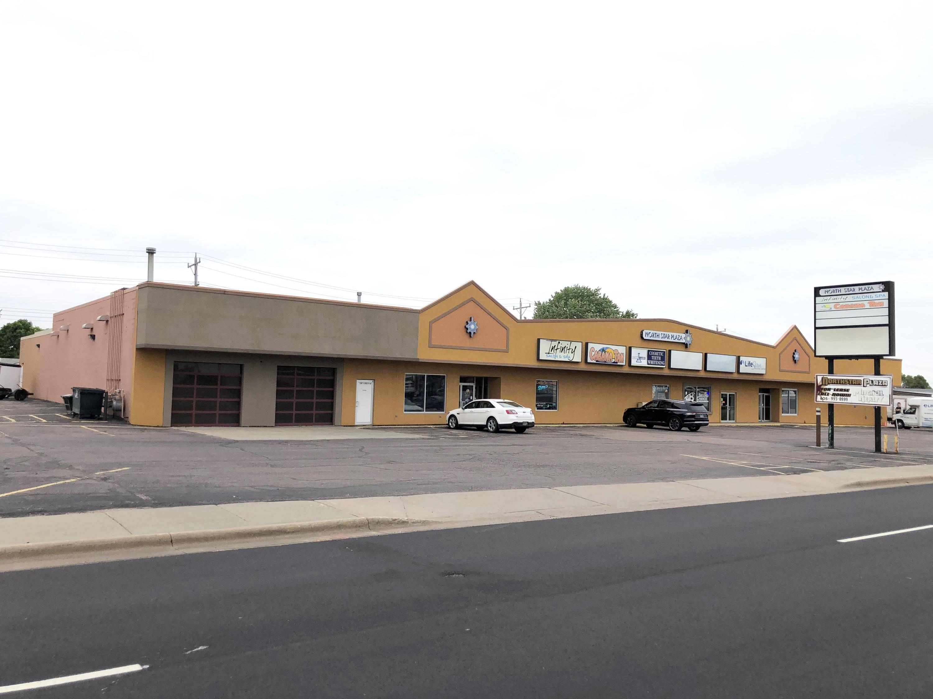 1401 N Main St
