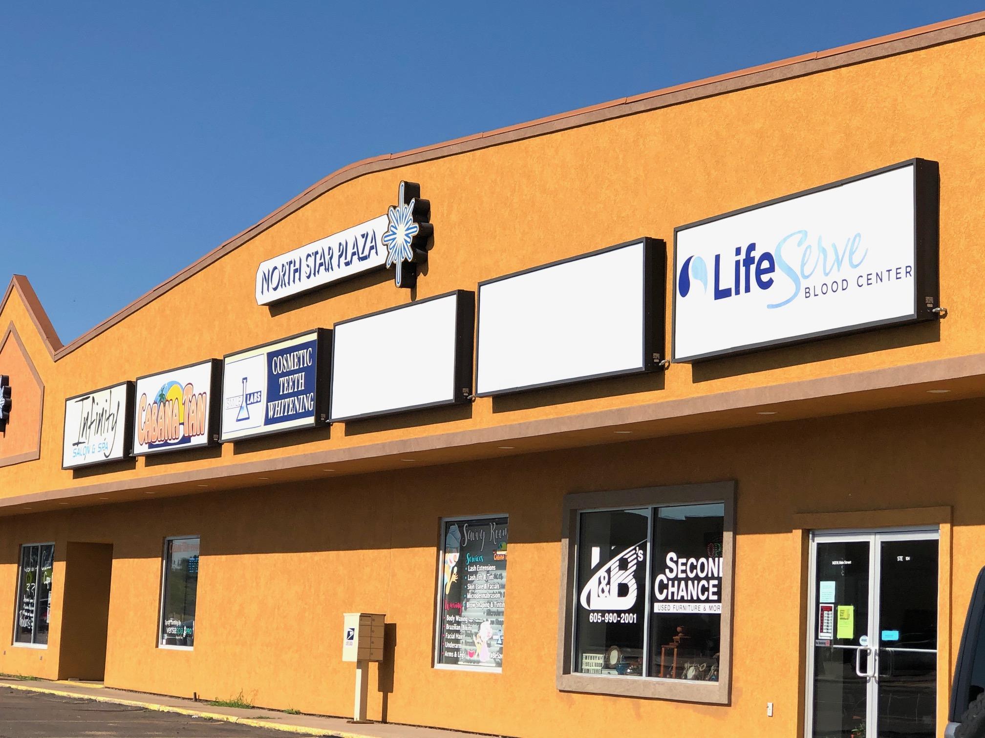1401 N Main St