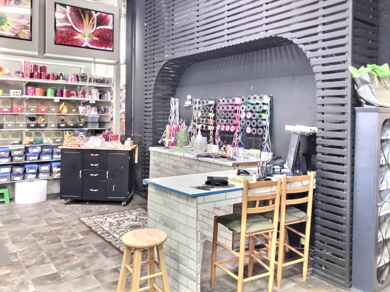 208 N Main St