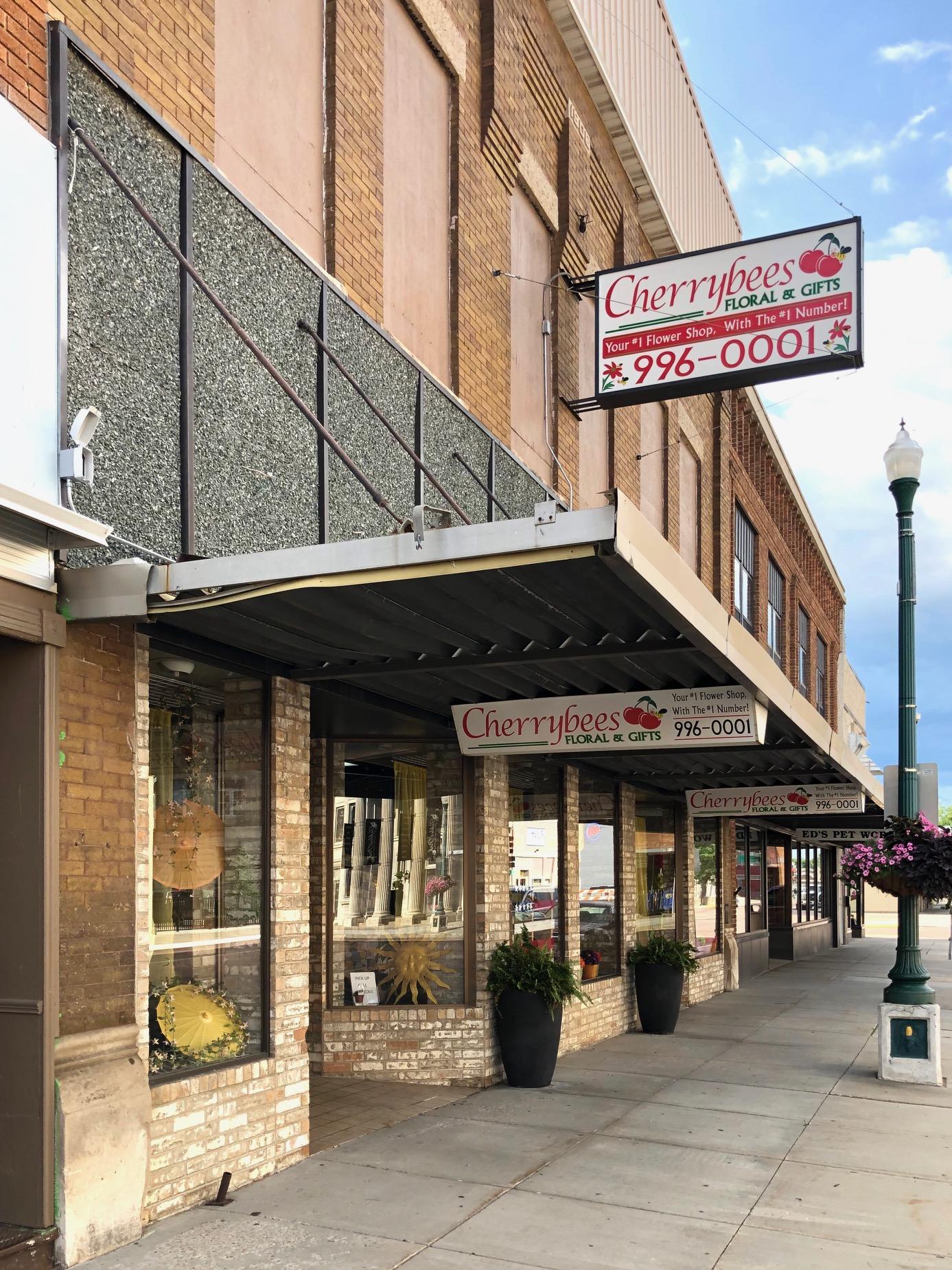 208 N Main St