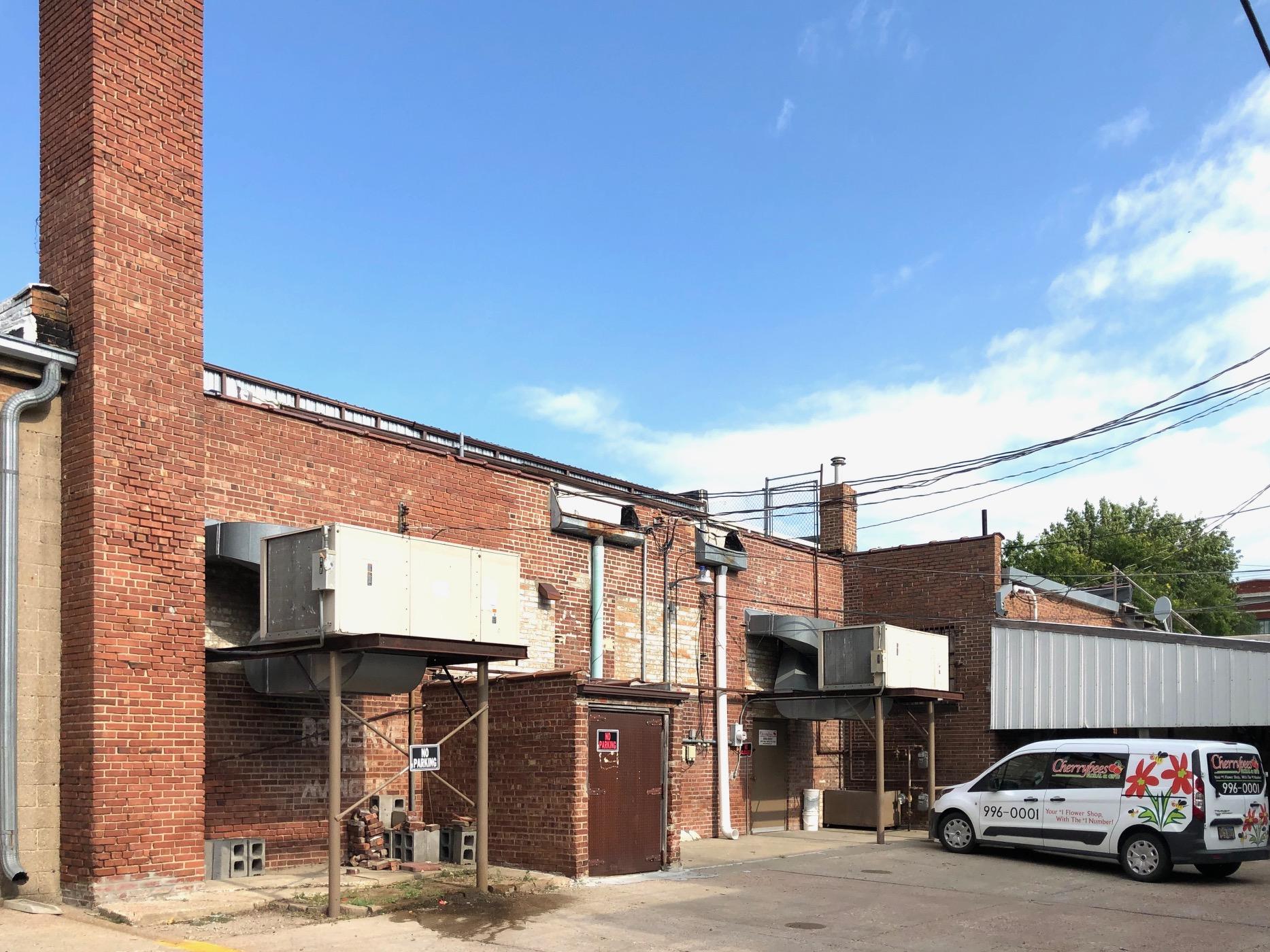 208 N Main St