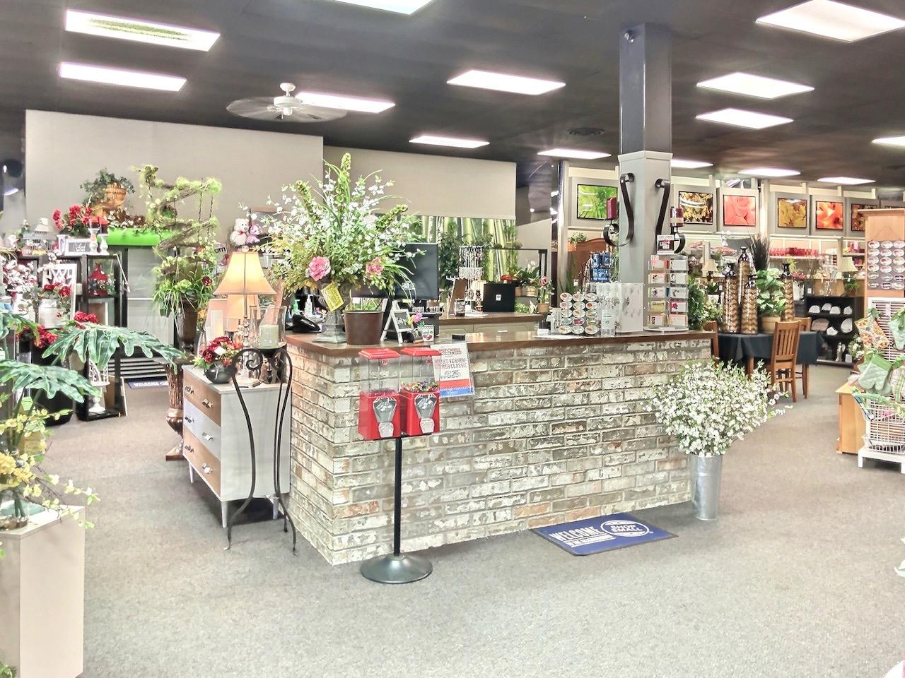 208 N Main St