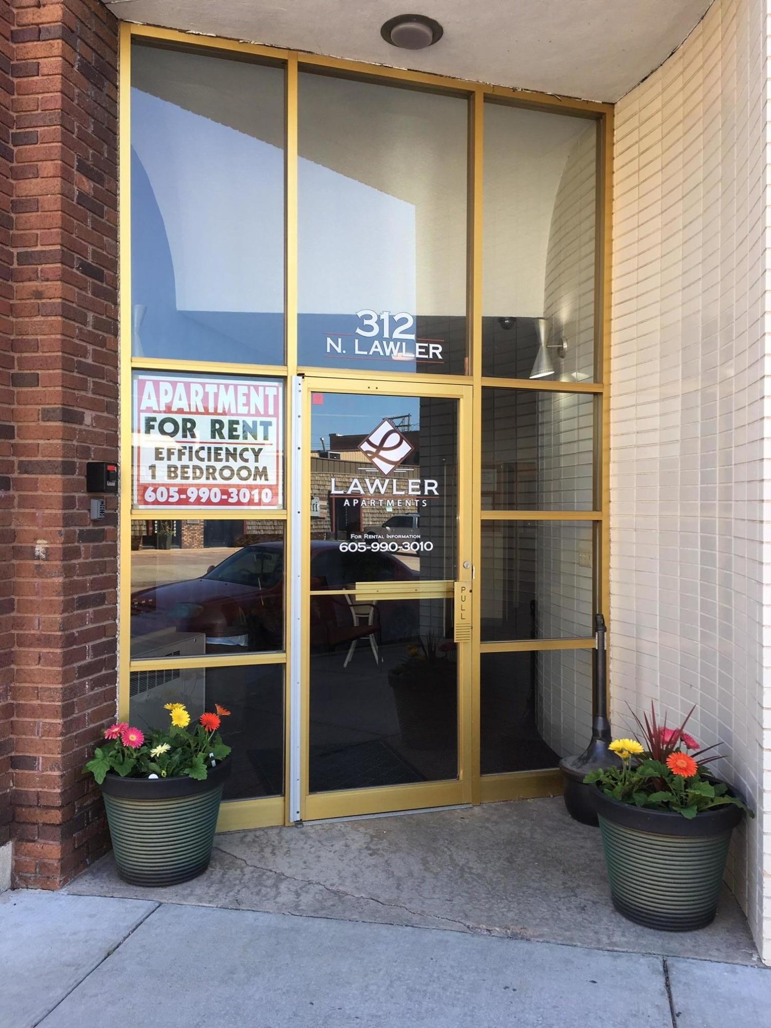 312 N Lawler St