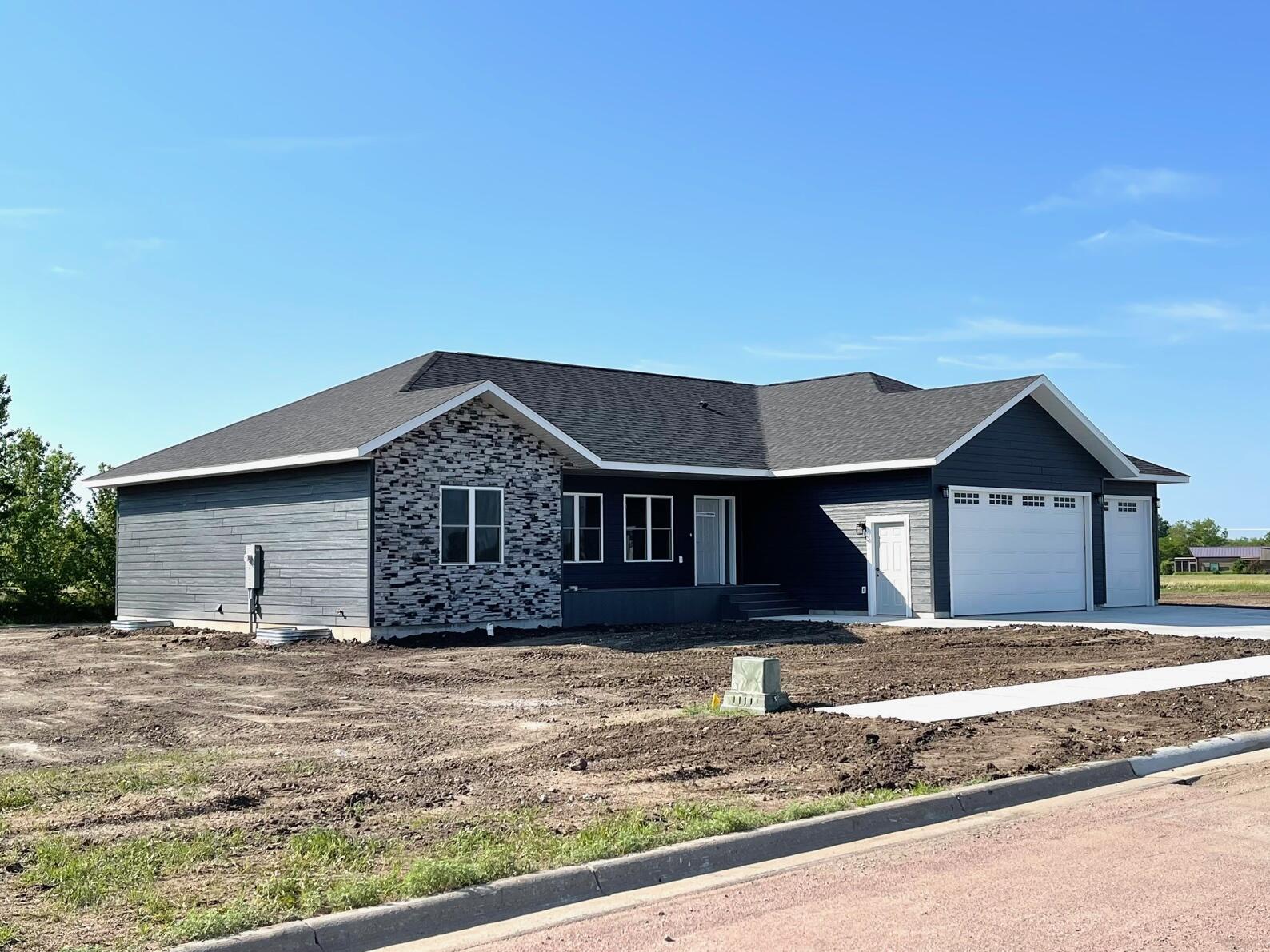 3209 Canal Cir