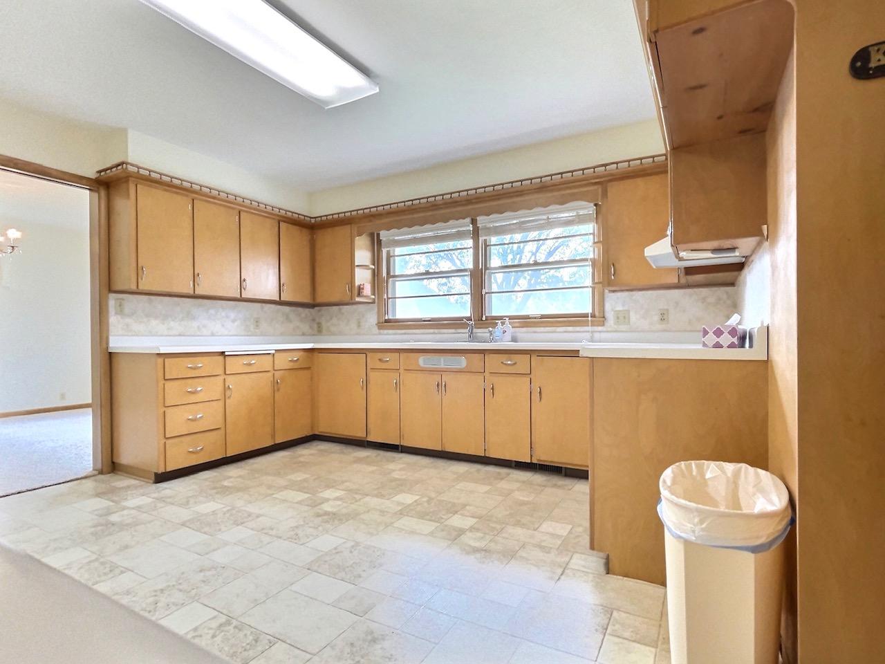 413 W 4th Ave