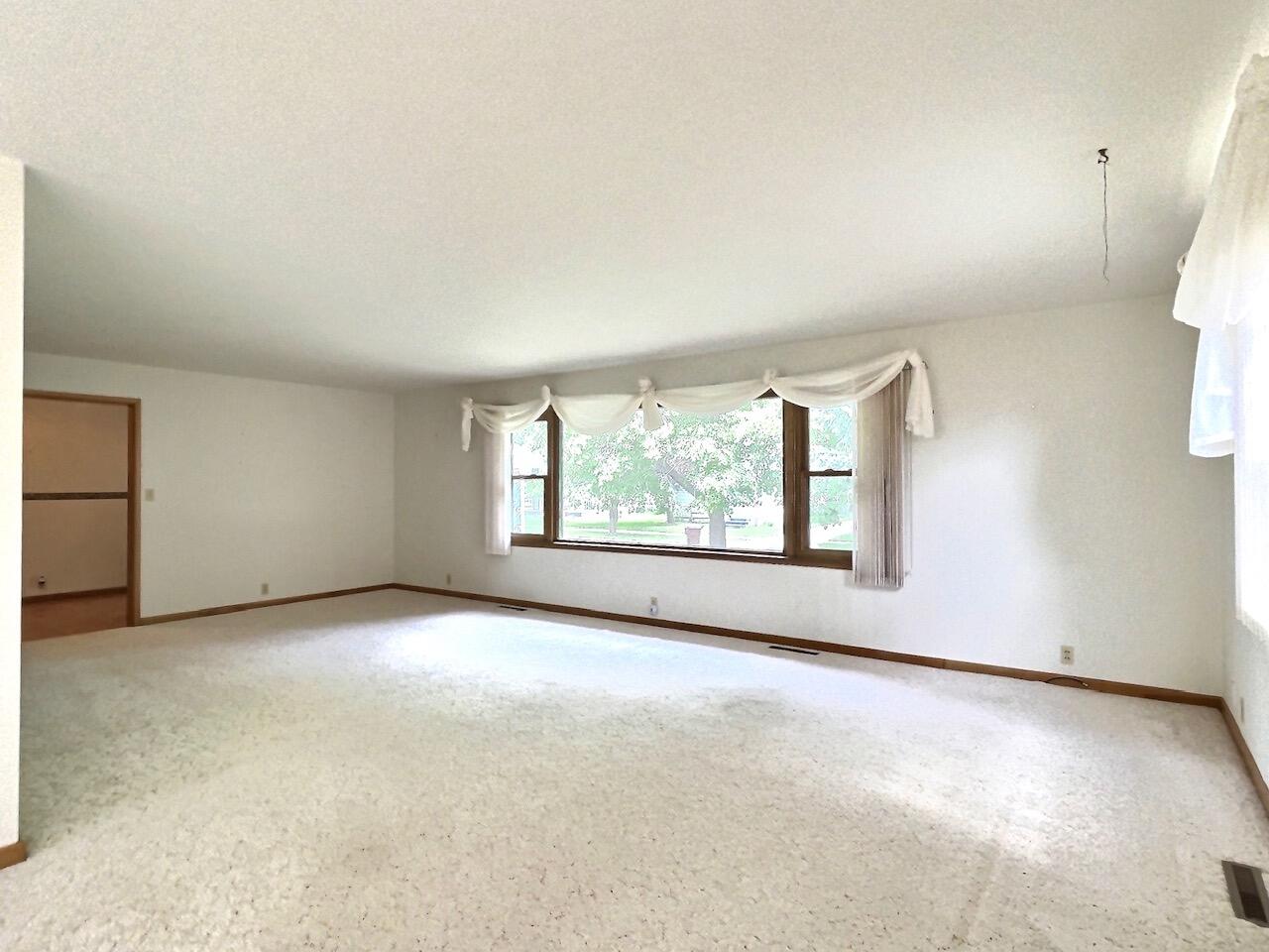 413 W 4th Ave