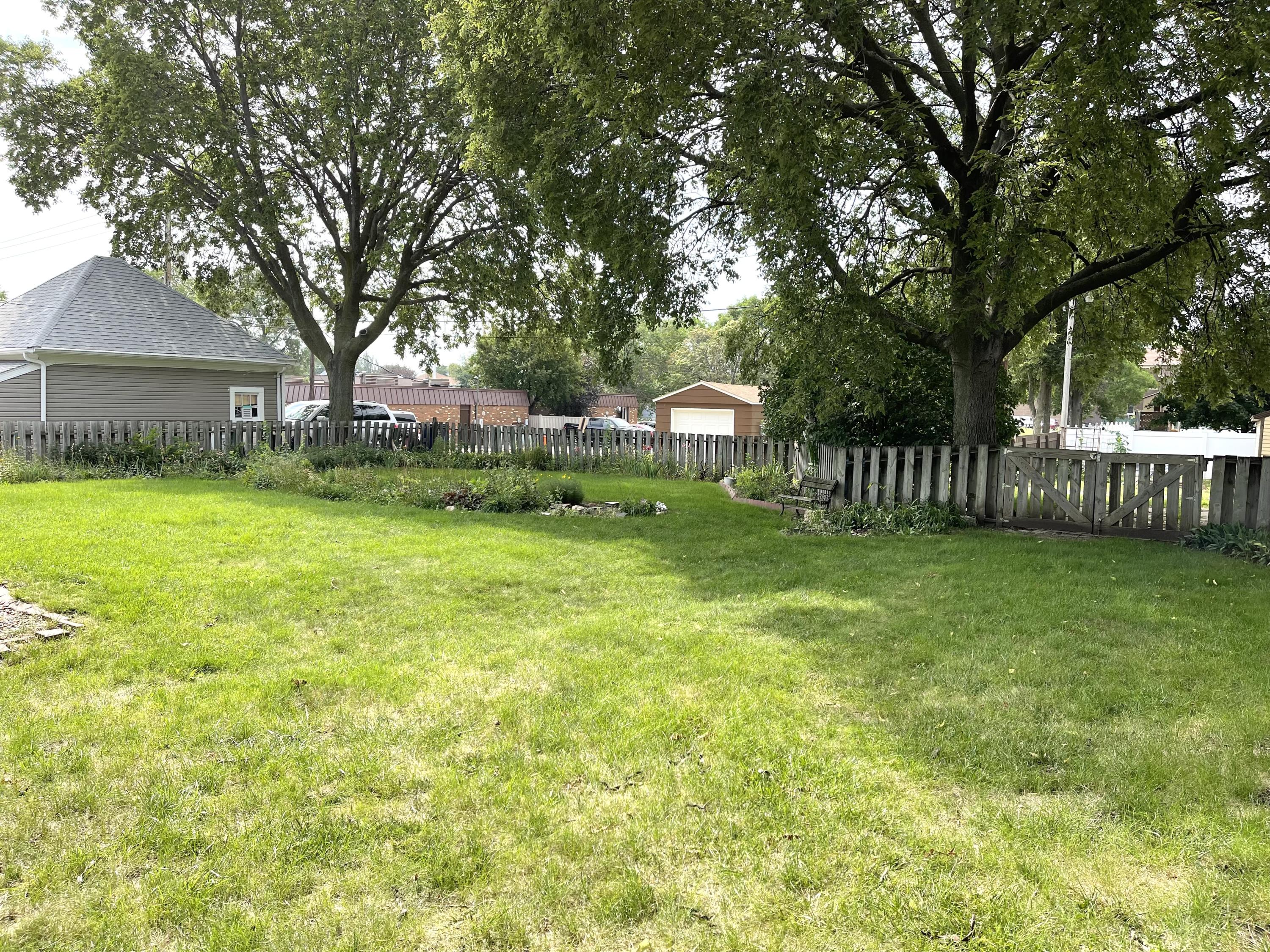 413 W 4th Ave