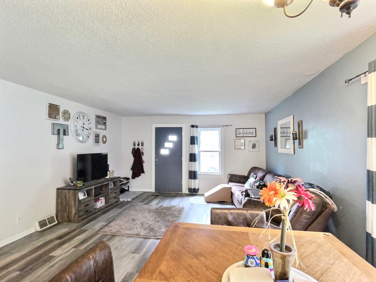 217 W 11th Ave