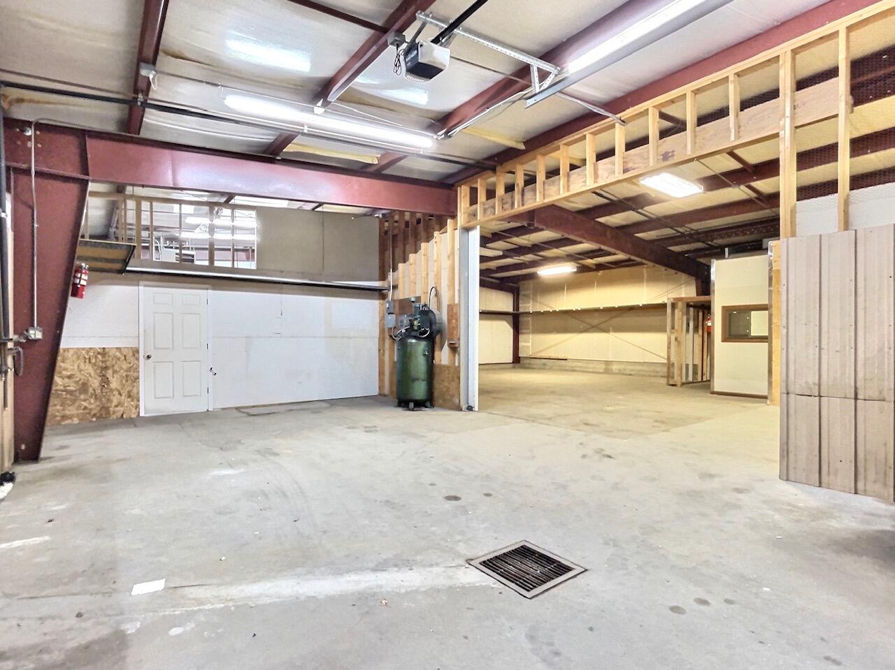 110 1/2 N Lawler St