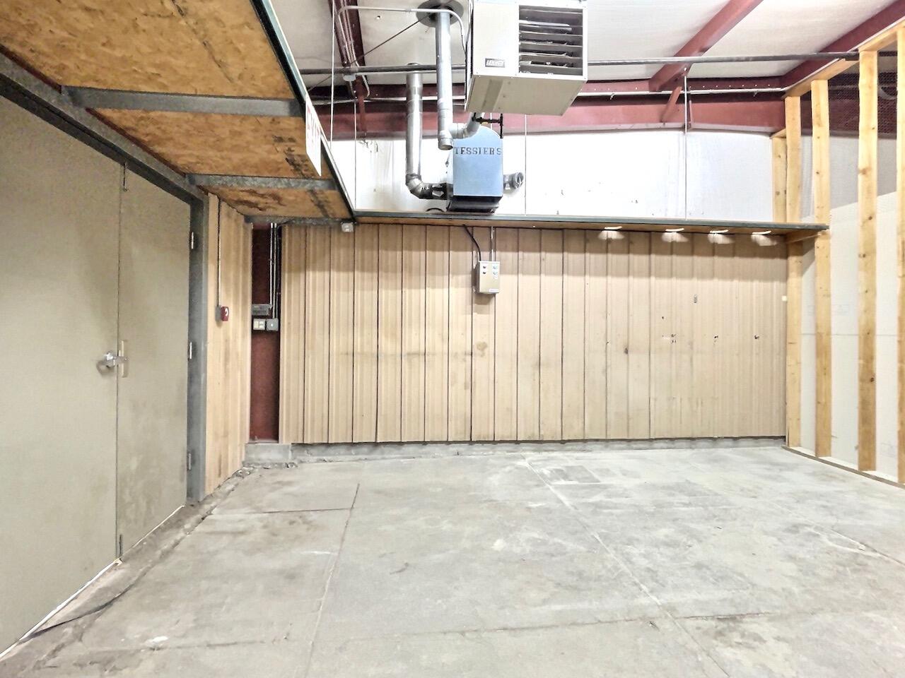 110 1/2 N Lawler St
